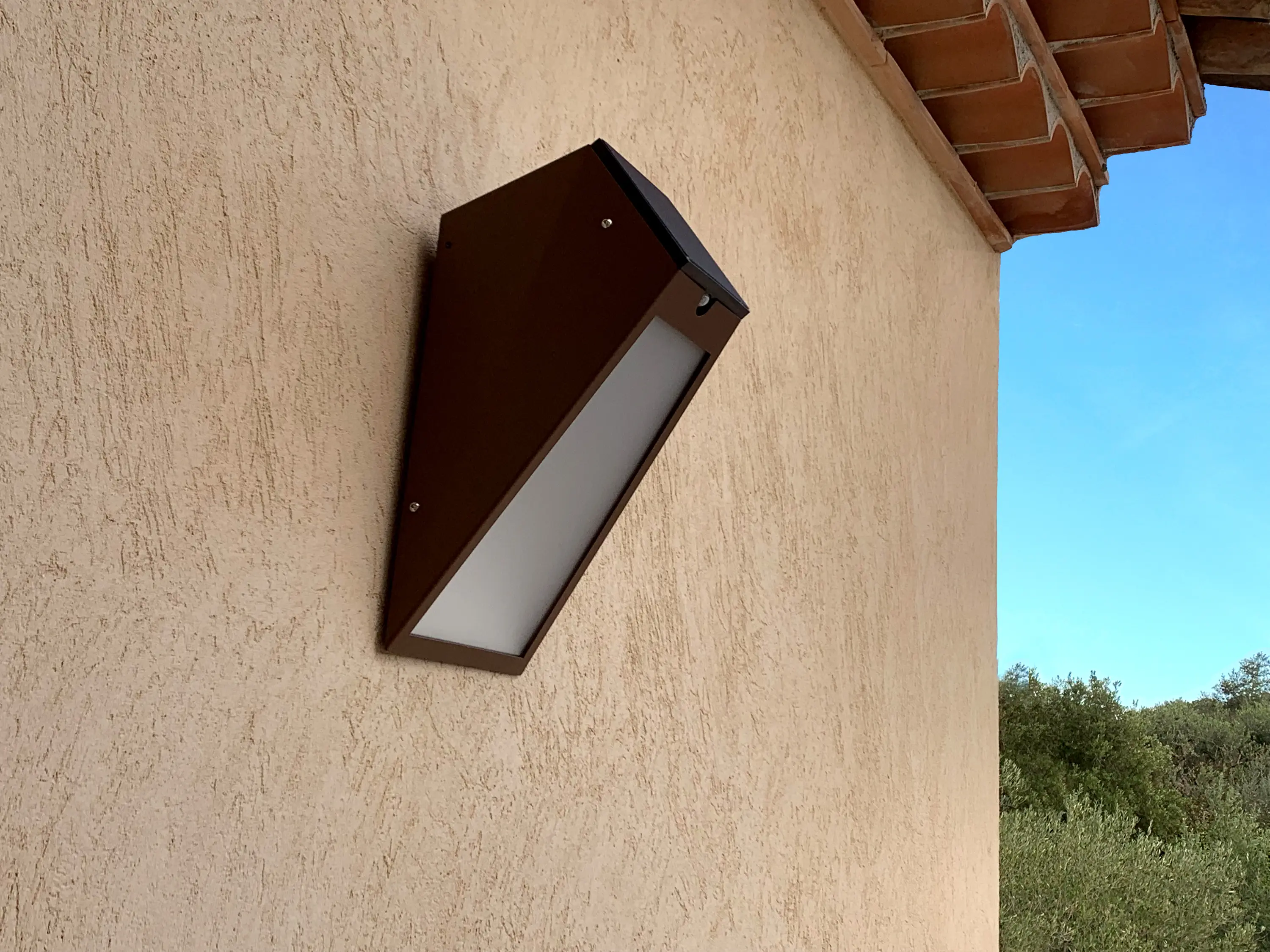 LYX Luminaires - SOLAR wall lamp | APS 025