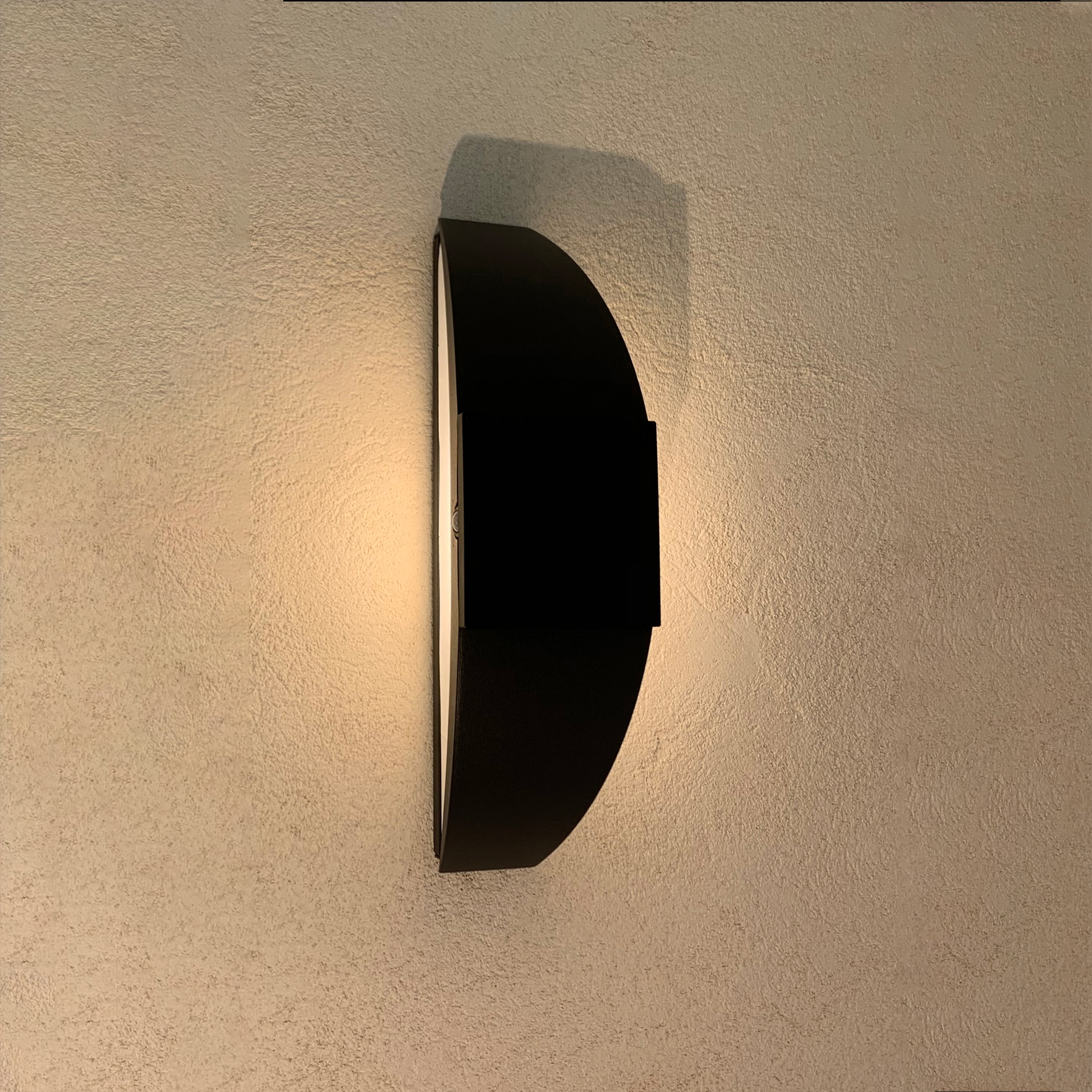 Mostrar el producto Aplique de pared SOLAR | Trait de lune del fabricante LYX Luminaires