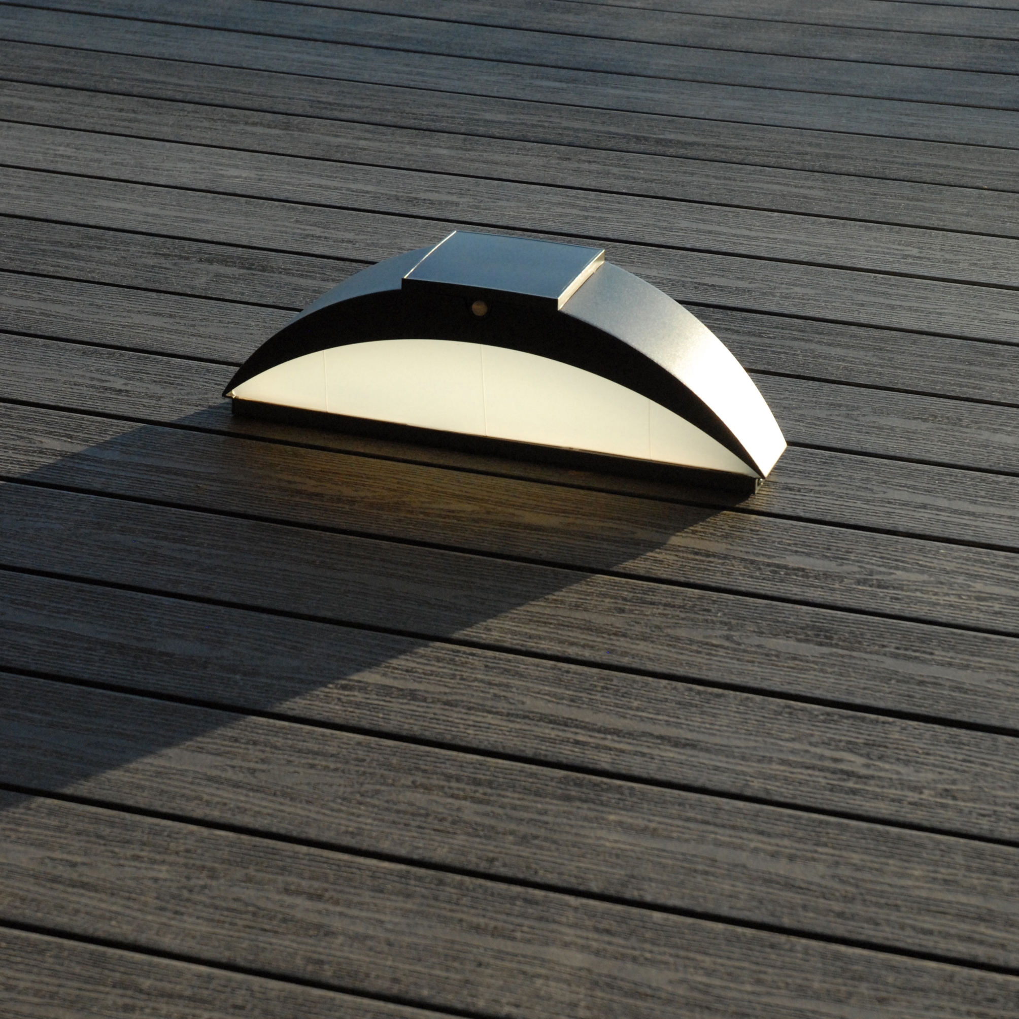 Display product SOLAR pathway light | Trait de lune from manufacturer LYX Luminaires