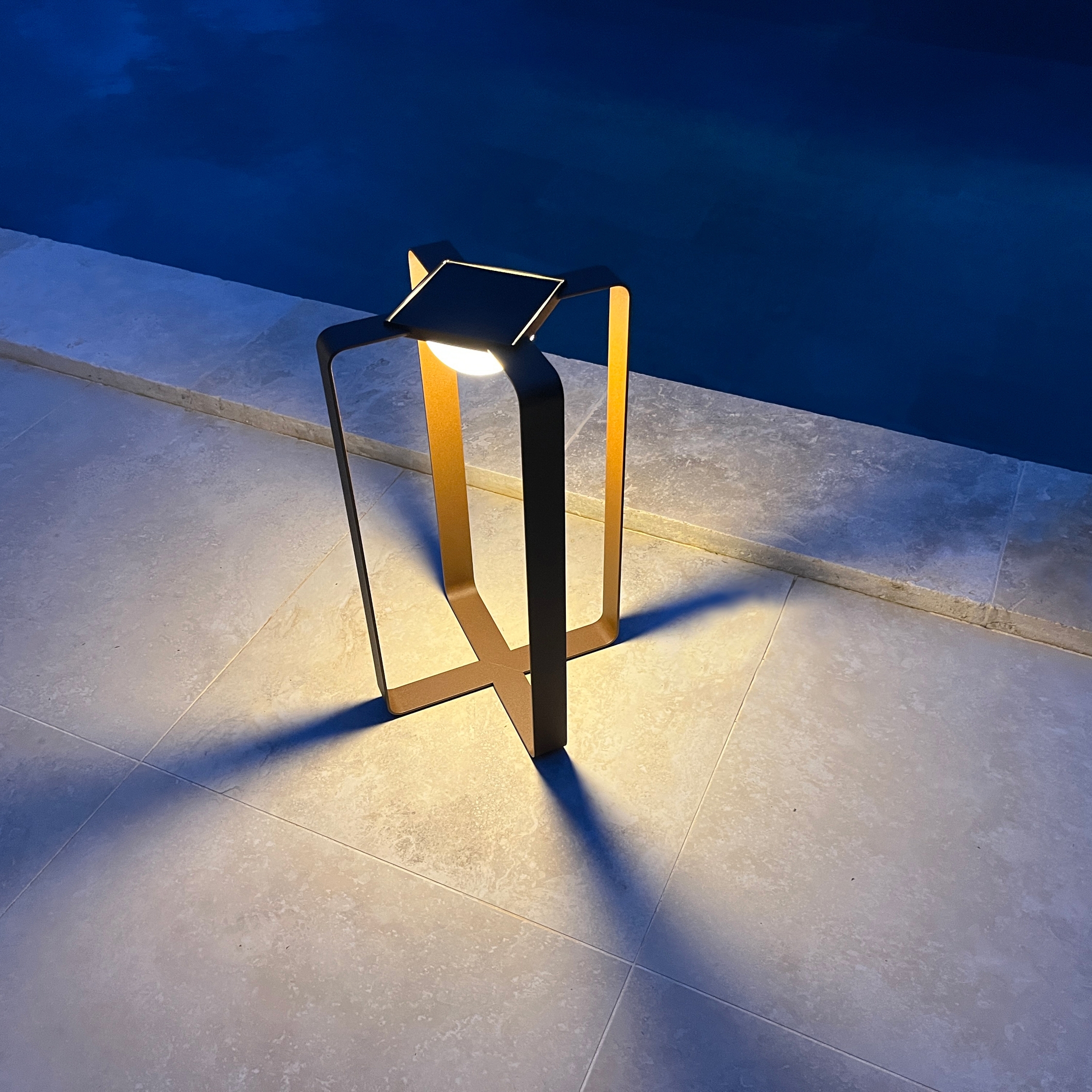 Display product SOLAR lantern | XY from manufacturer LYX Luminaires