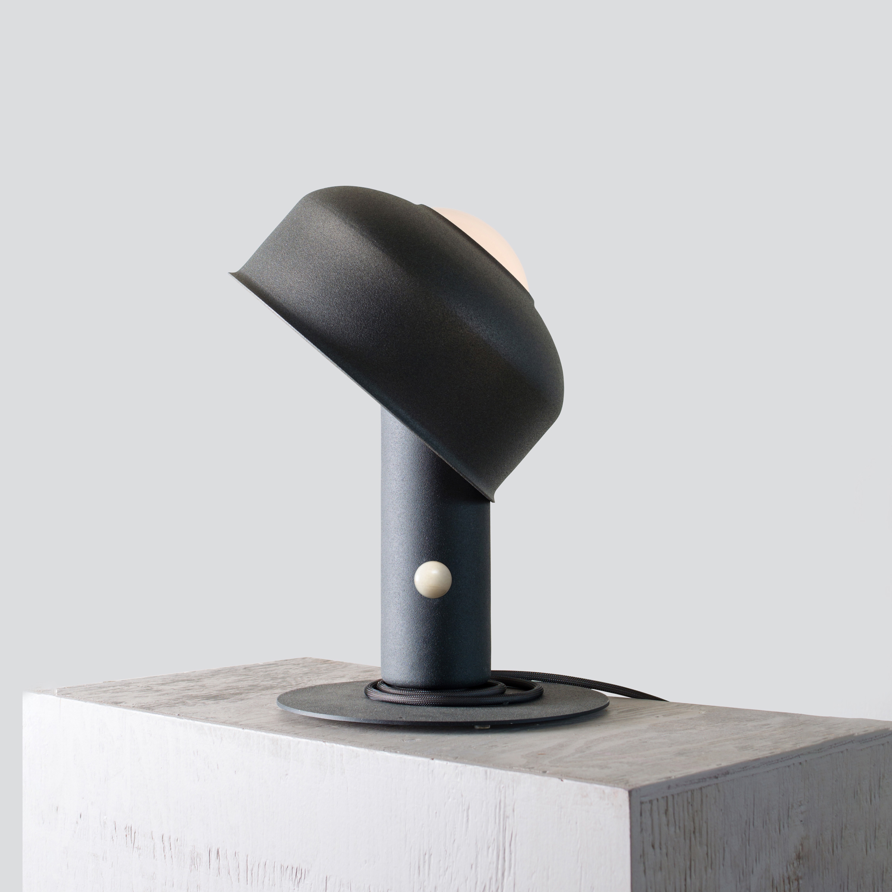 Display product Pivot from manufacturer A-N-D