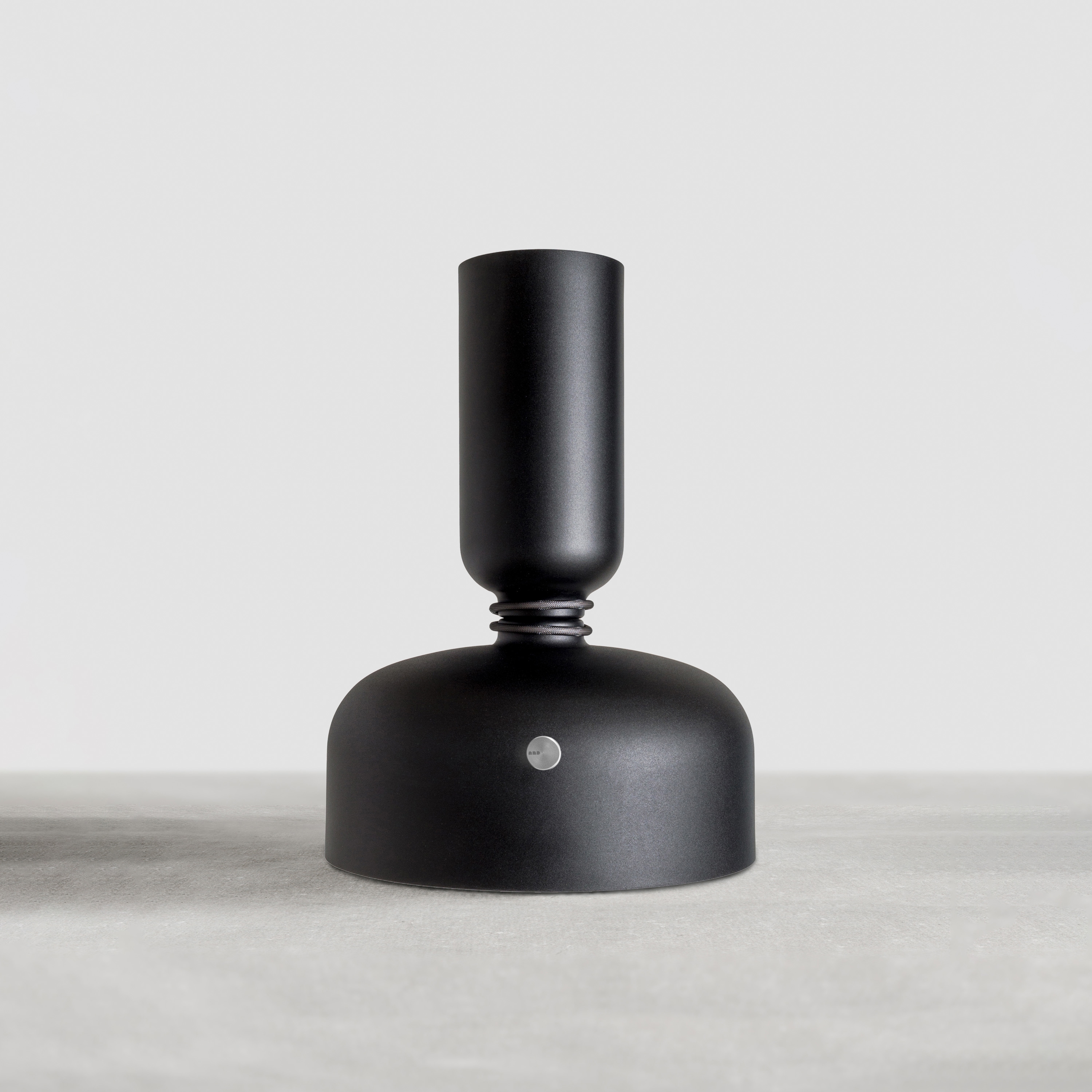 Mostra il prodotto Spotlight Table del produttore A-N-D