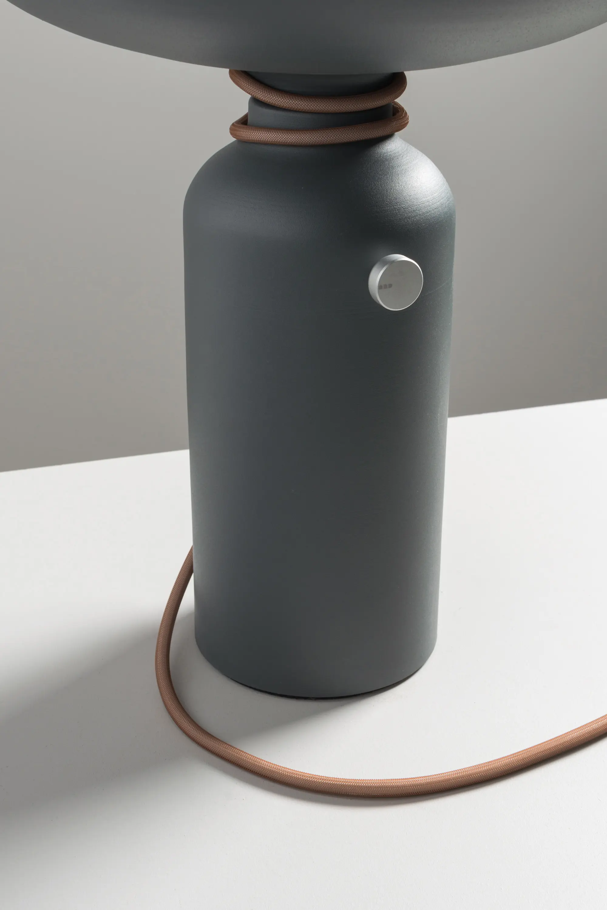 A-N-D - Spotlight Table