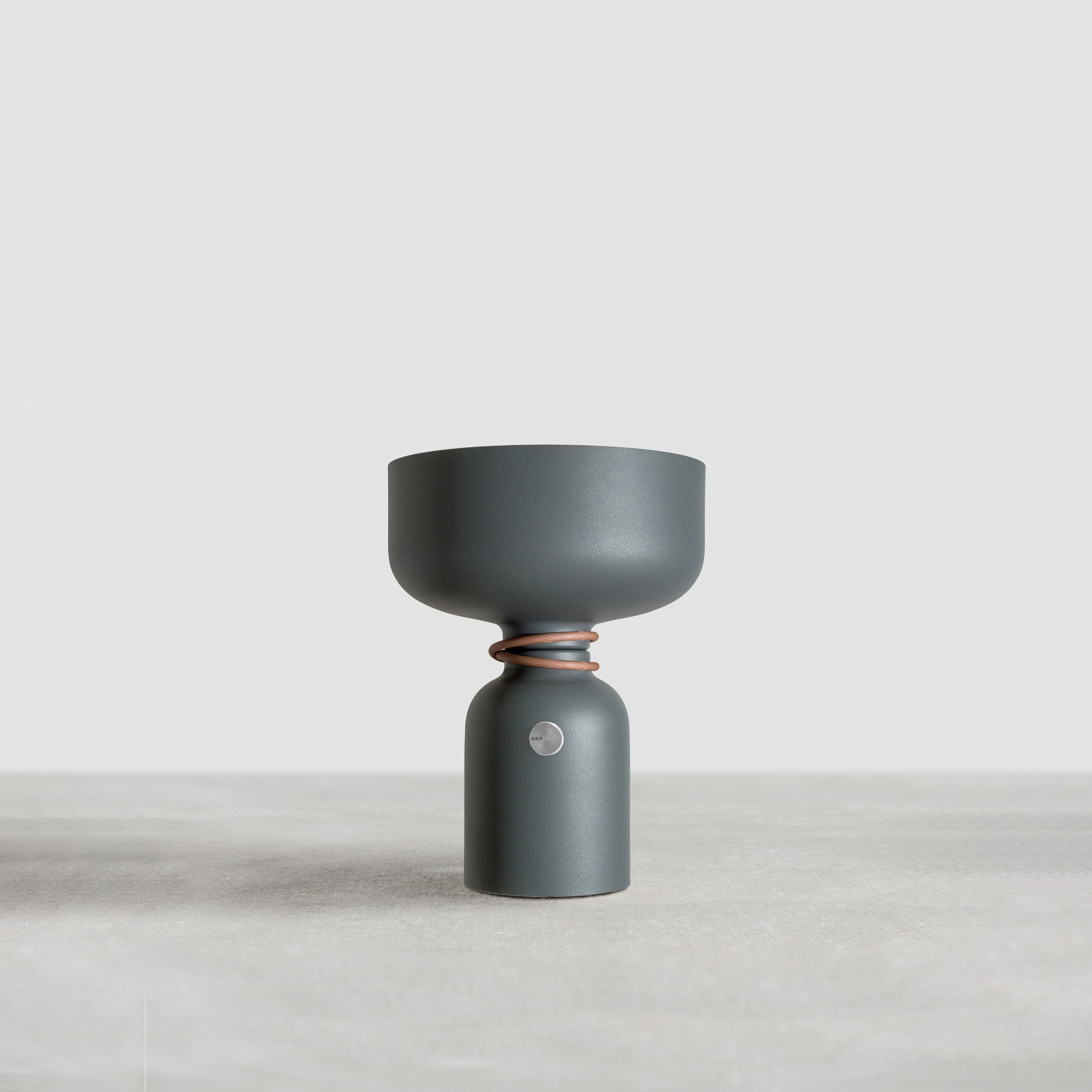 Mostra il prodotto Spotlight Table del produttore A-N-D