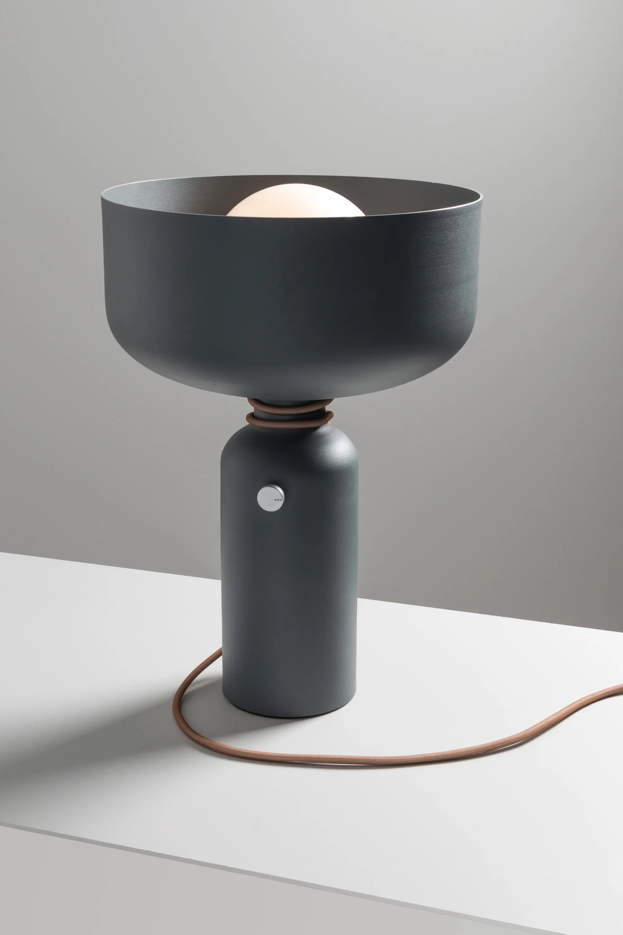 A-N-D - Spotlight Table