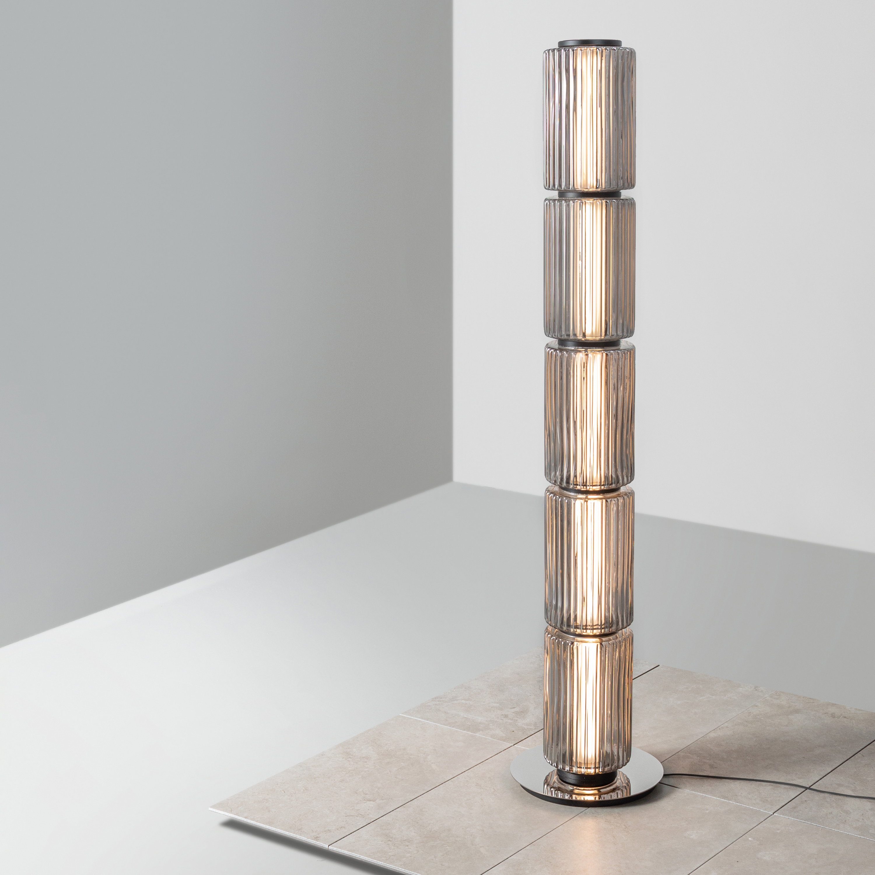 Afficher le produit Column Floor du fabricant A-N-D