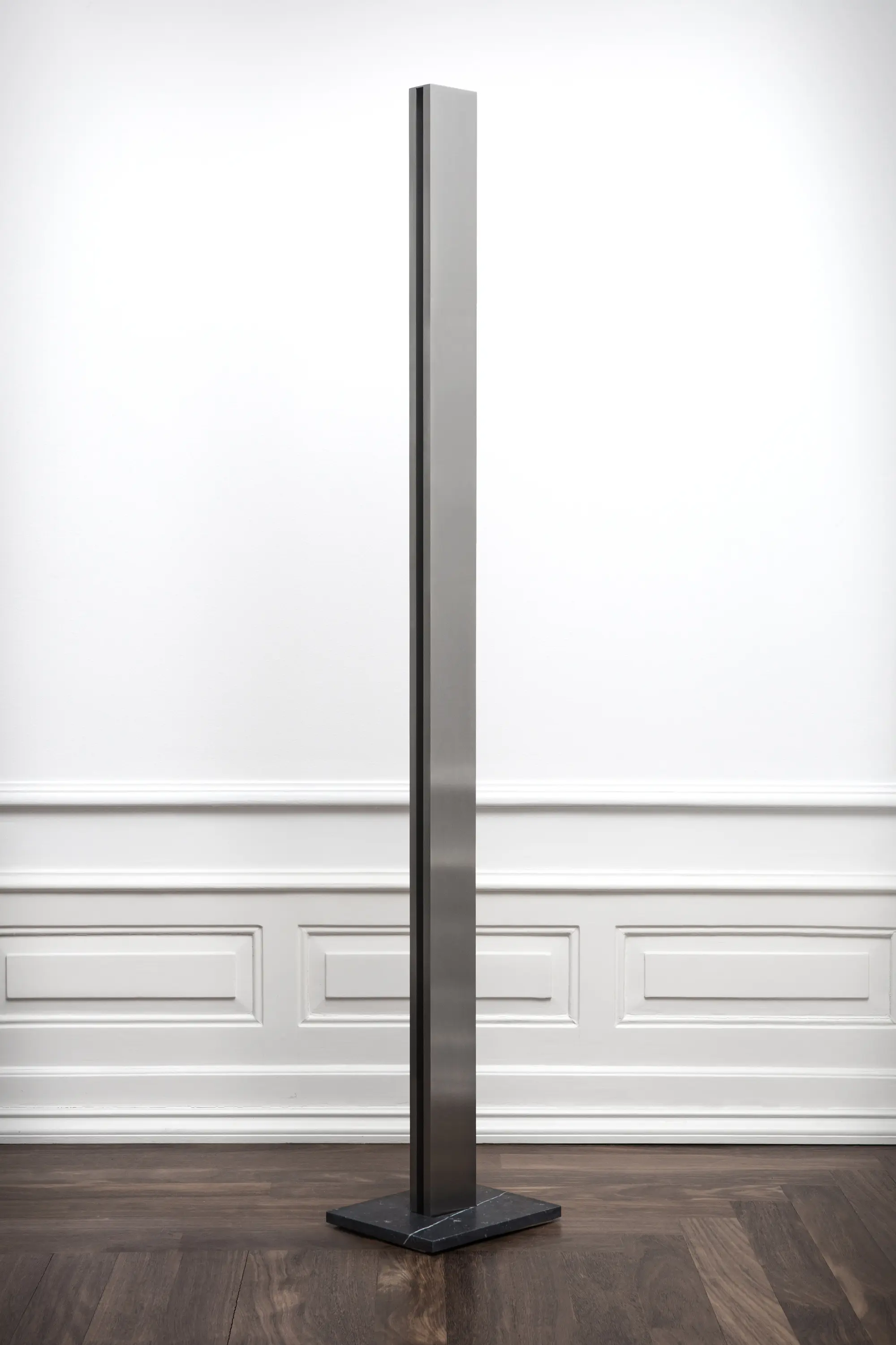 CRISTINA JORGE DE CARVALHO COLLECTIONS - Ice | Table Ahead Of Curve