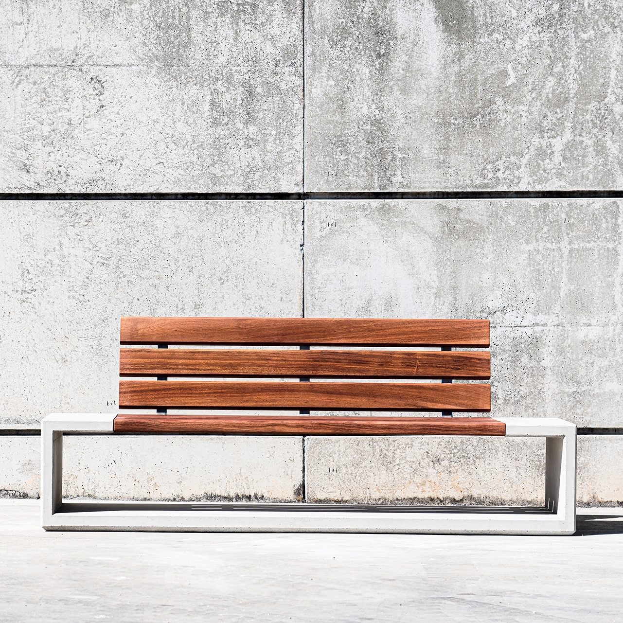 Produkt Outline Bench W/Backrest des Herstellers Sit anzeigen