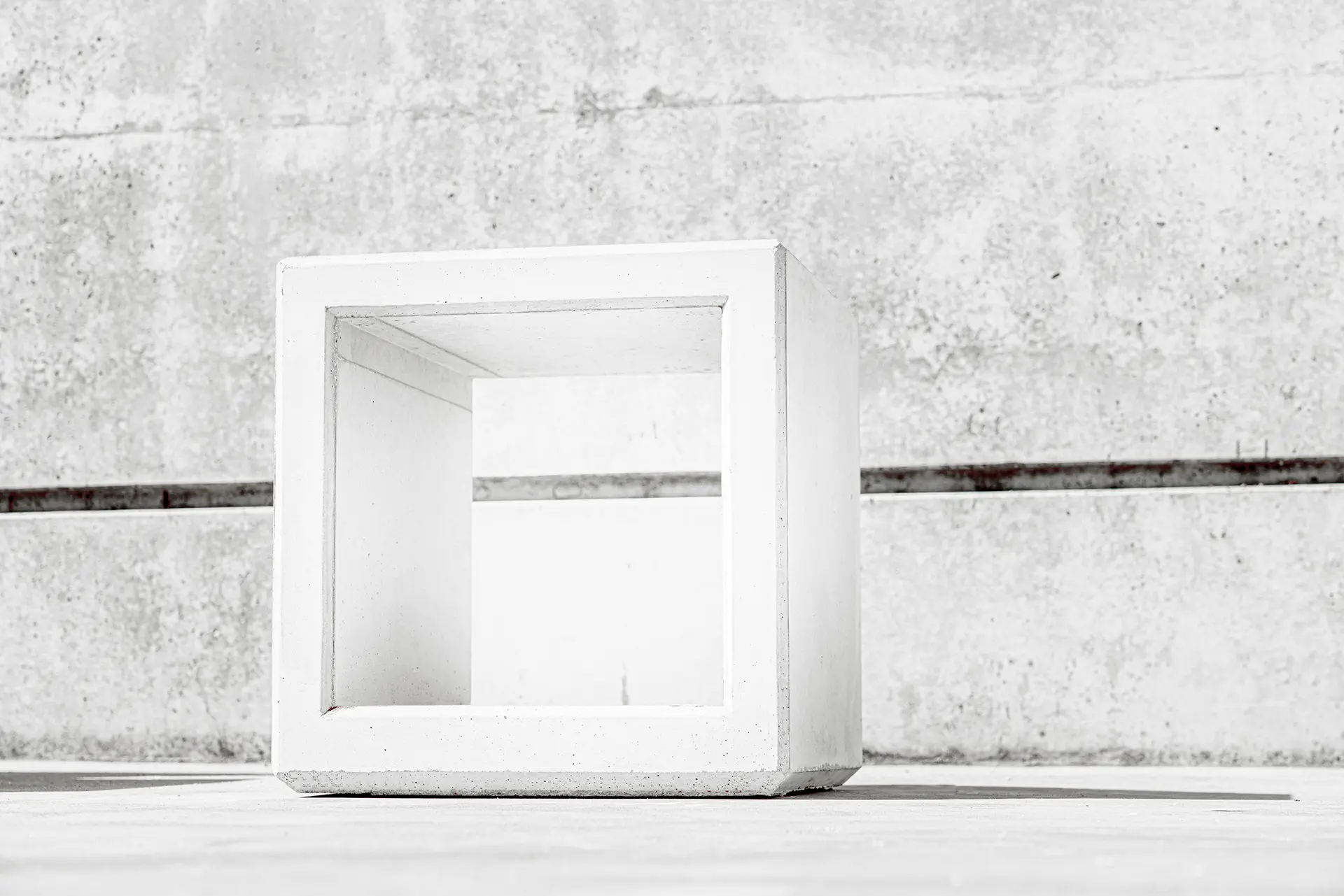 Sit - Outline Single Bench