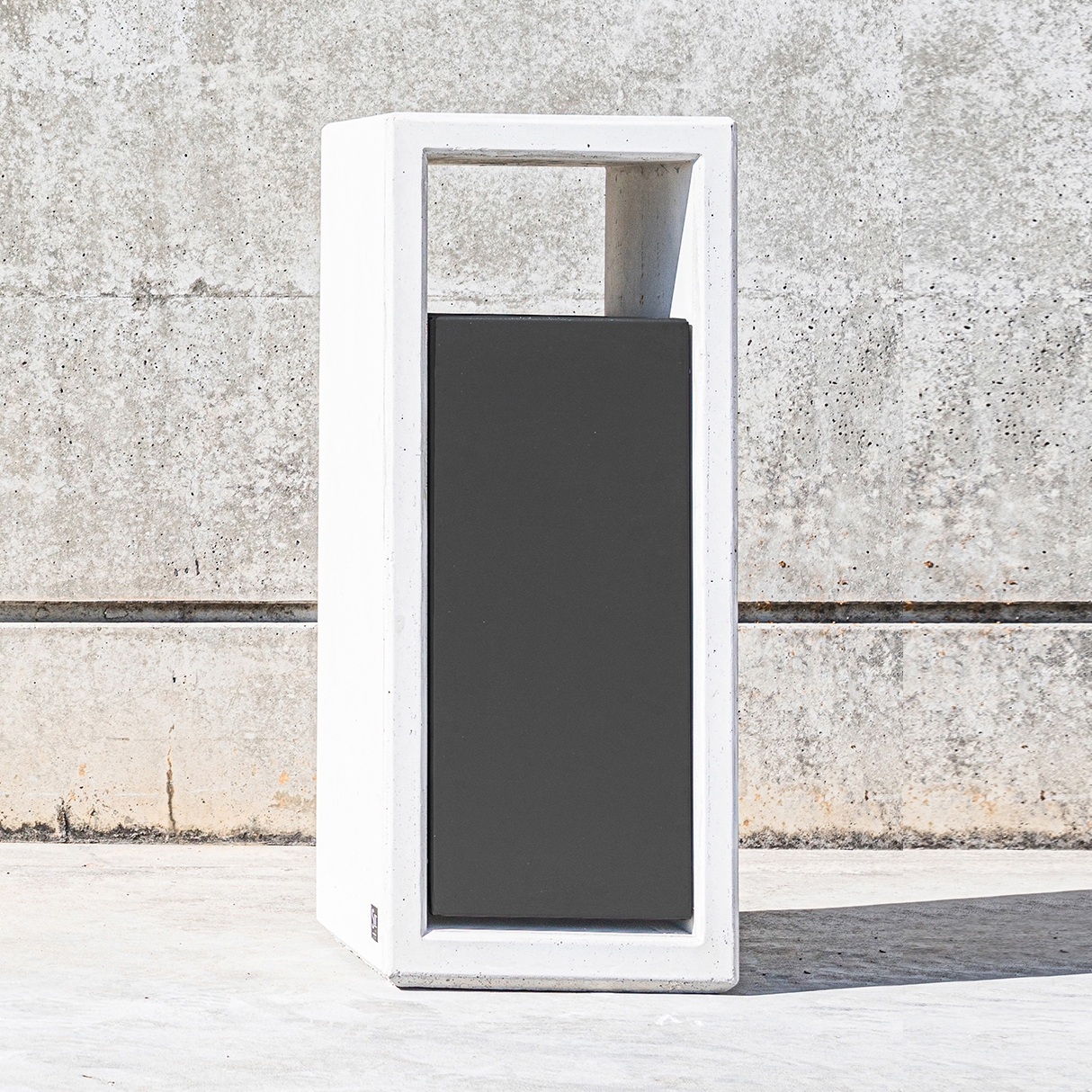 Outline Litter Bin - Metal