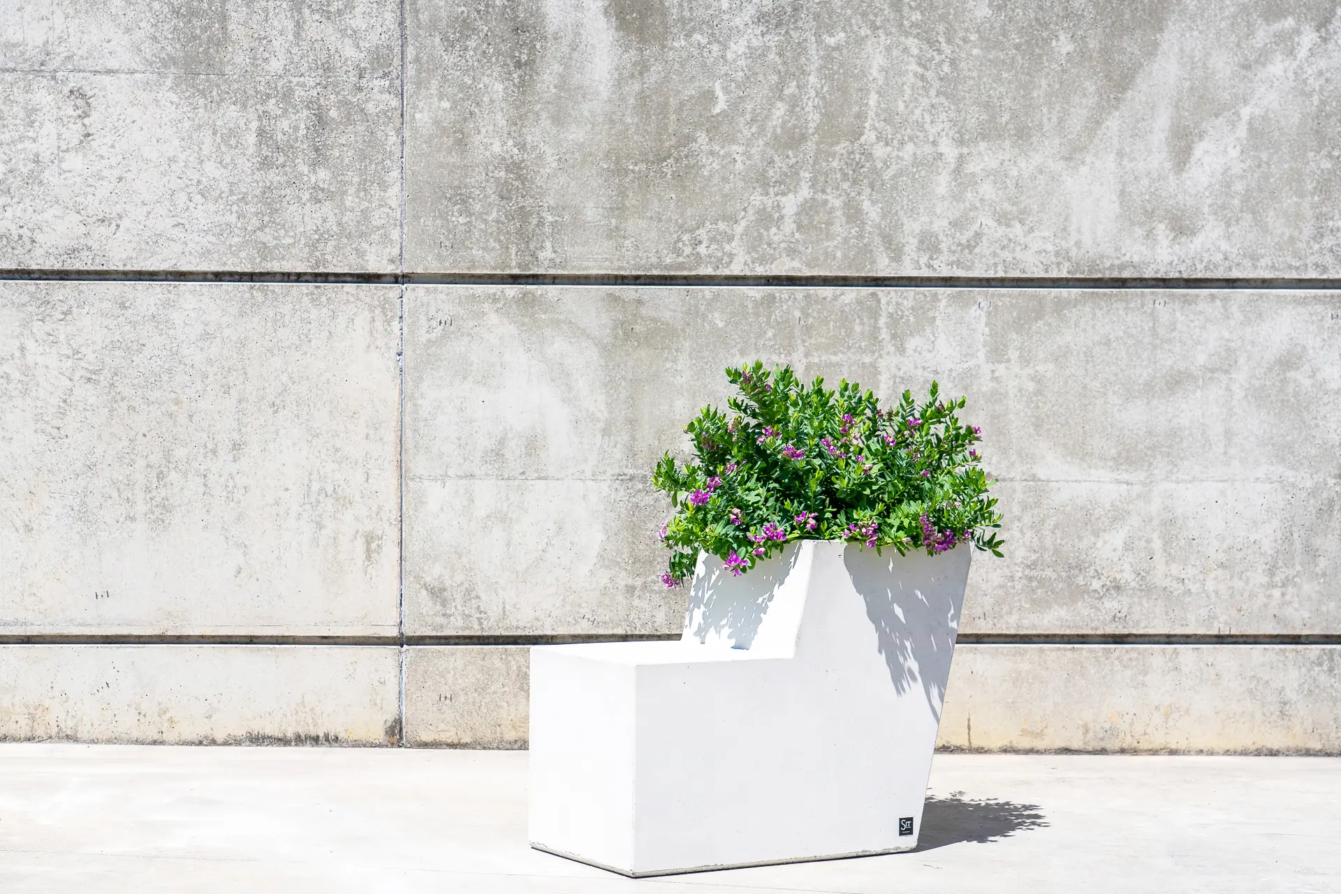 Sit - Form Bench Planter