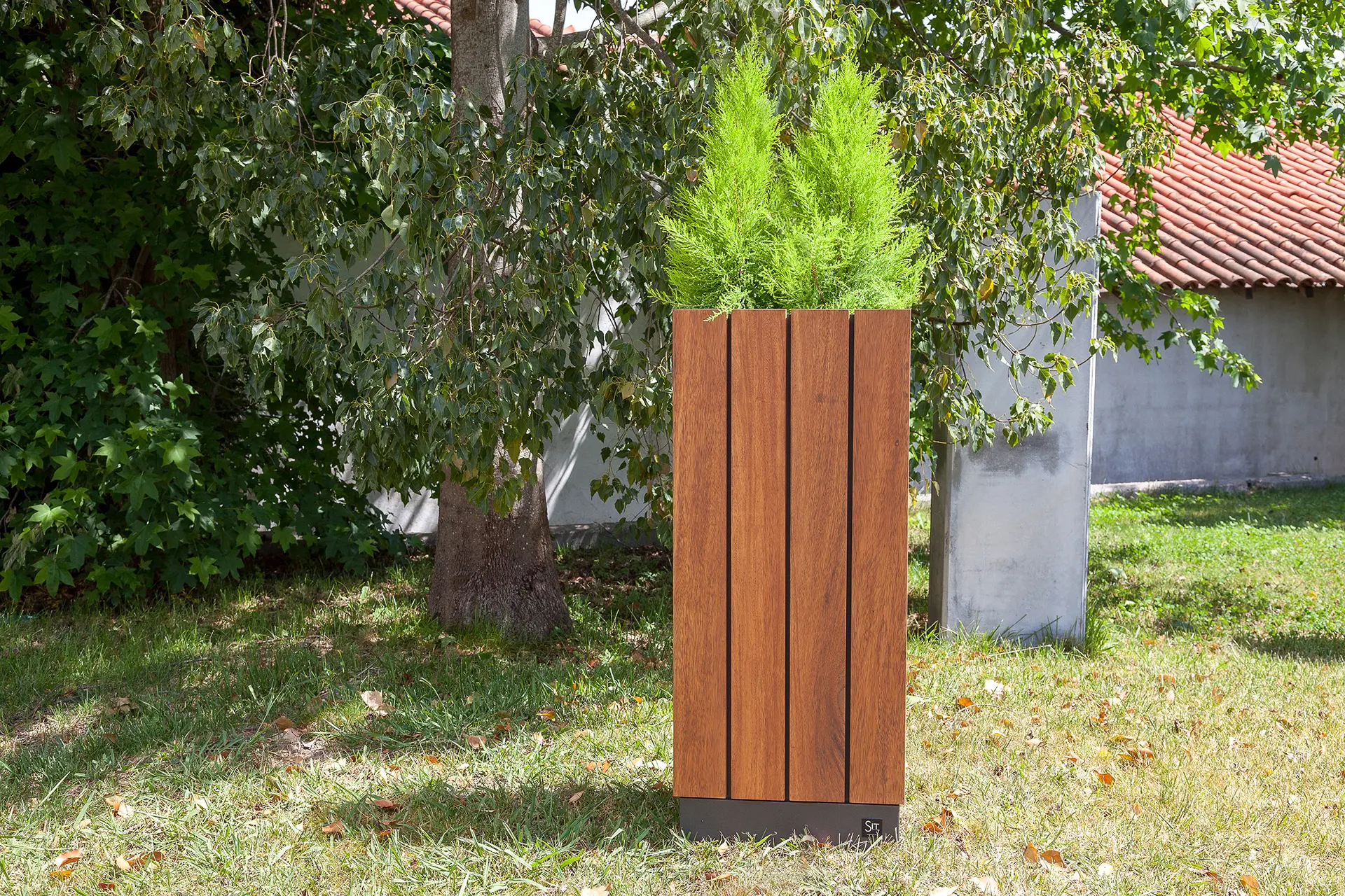Sit - Wade Square Planter