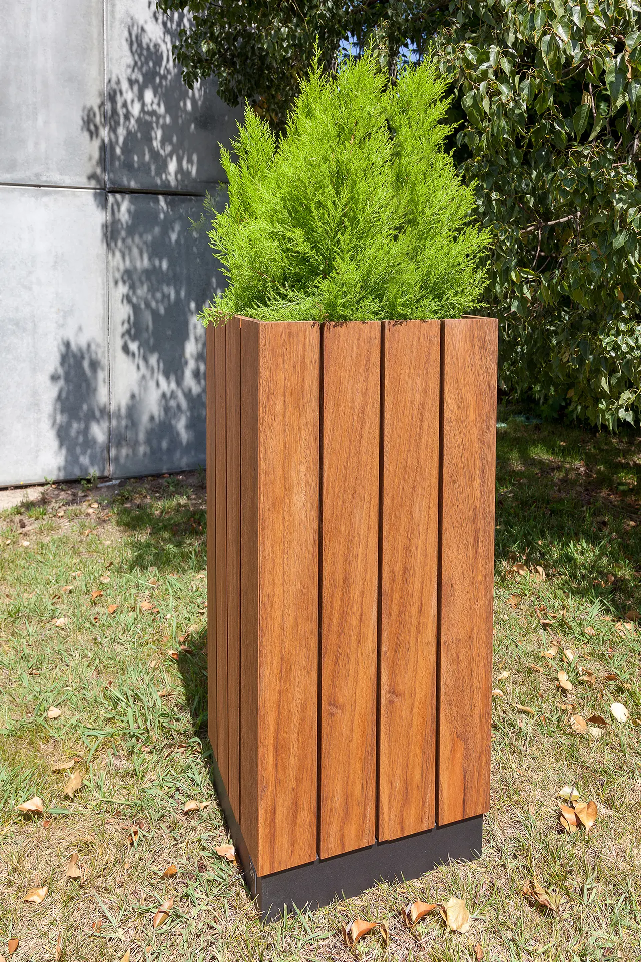 Sit - Wade Square Planter