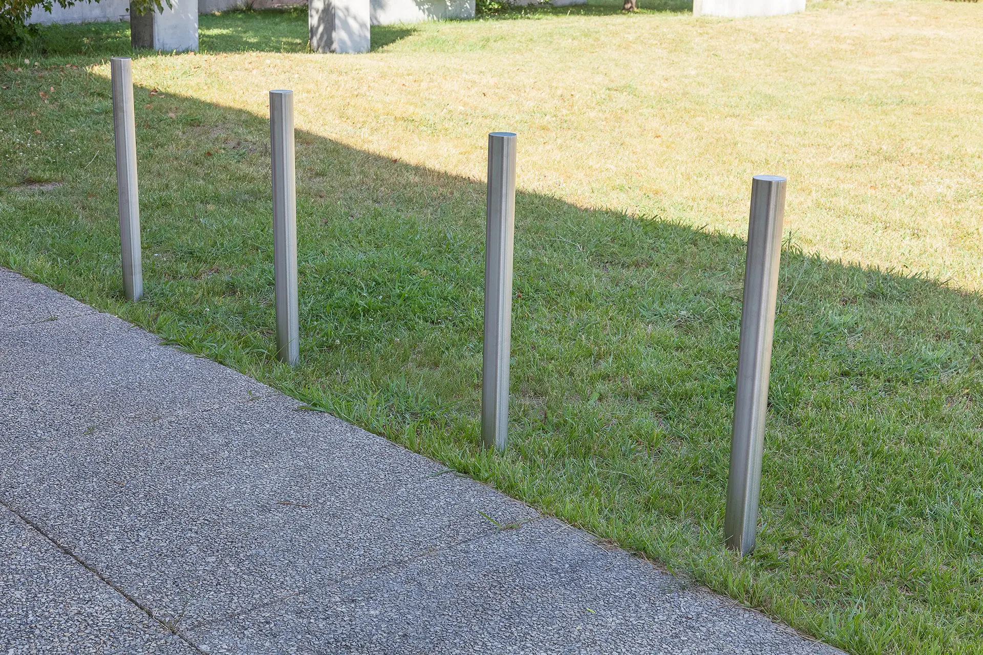 Sit - Basic Round Bollard
