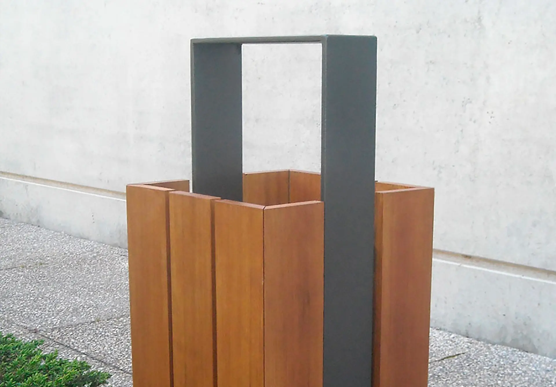 Sit - Wade Litter Bin