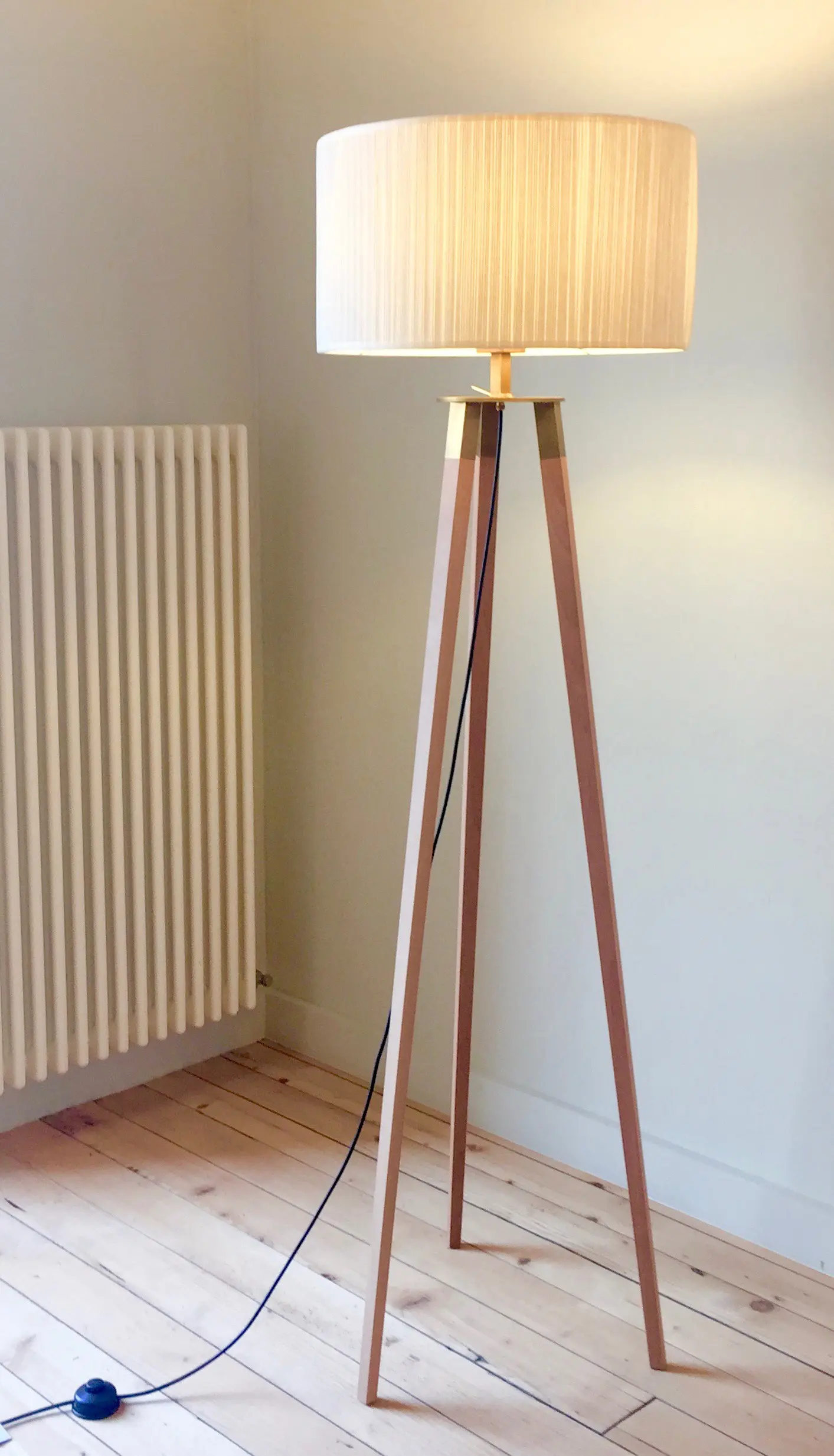 Strolz - Tres floor lamp walnut