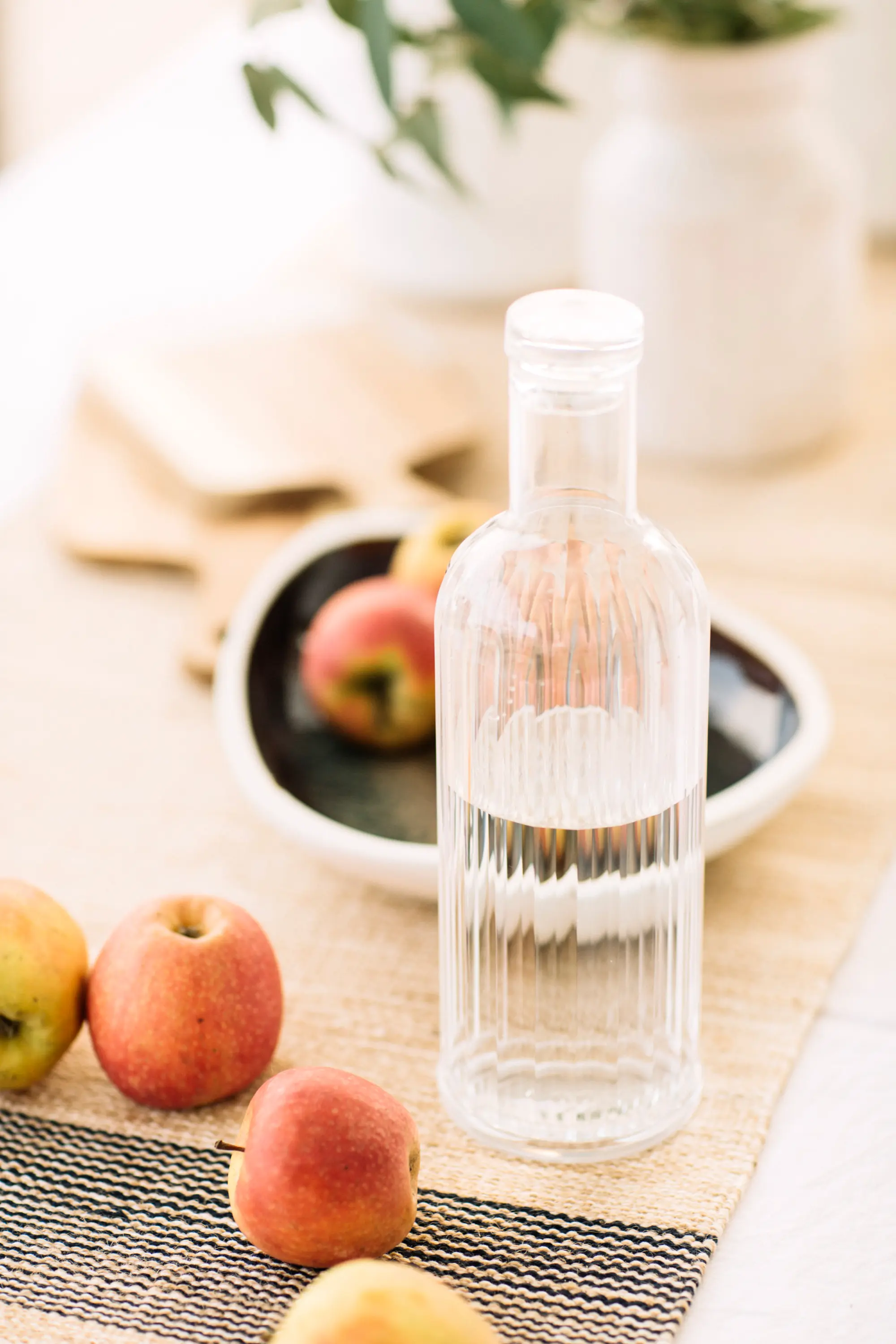 Andrea House - Bottles | Bouteille Verre Carre 1,5L 8X8X31cm