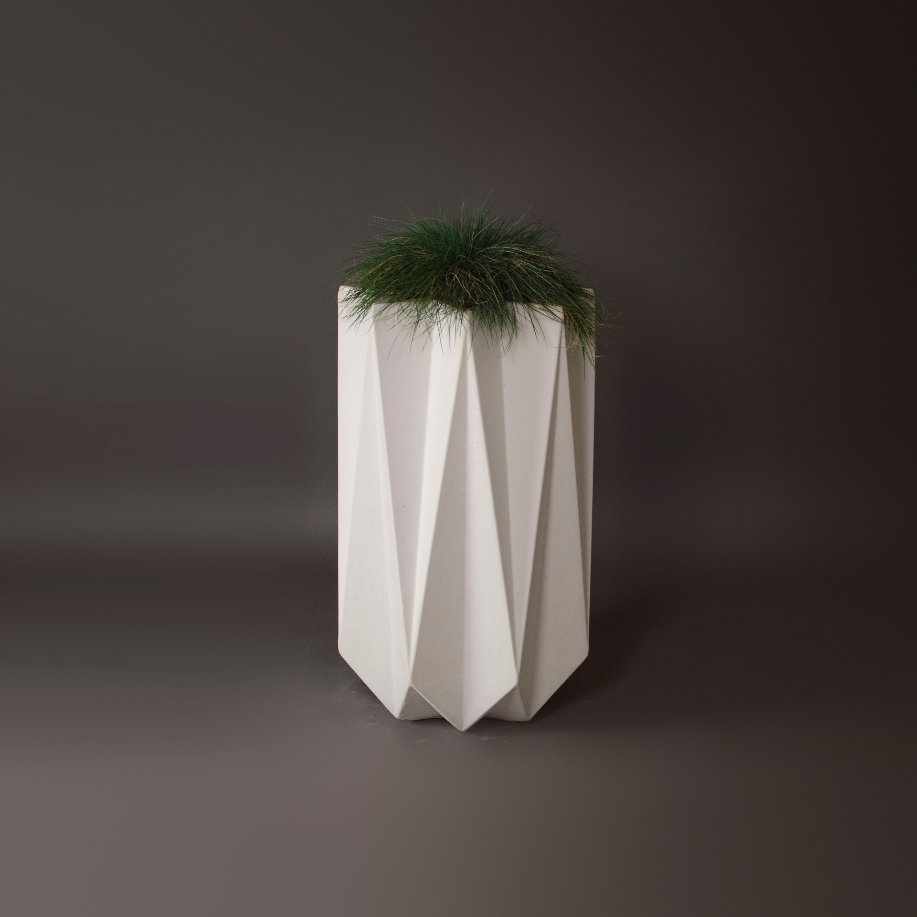 Kronen 90 Concrete Contemporary Planter,White