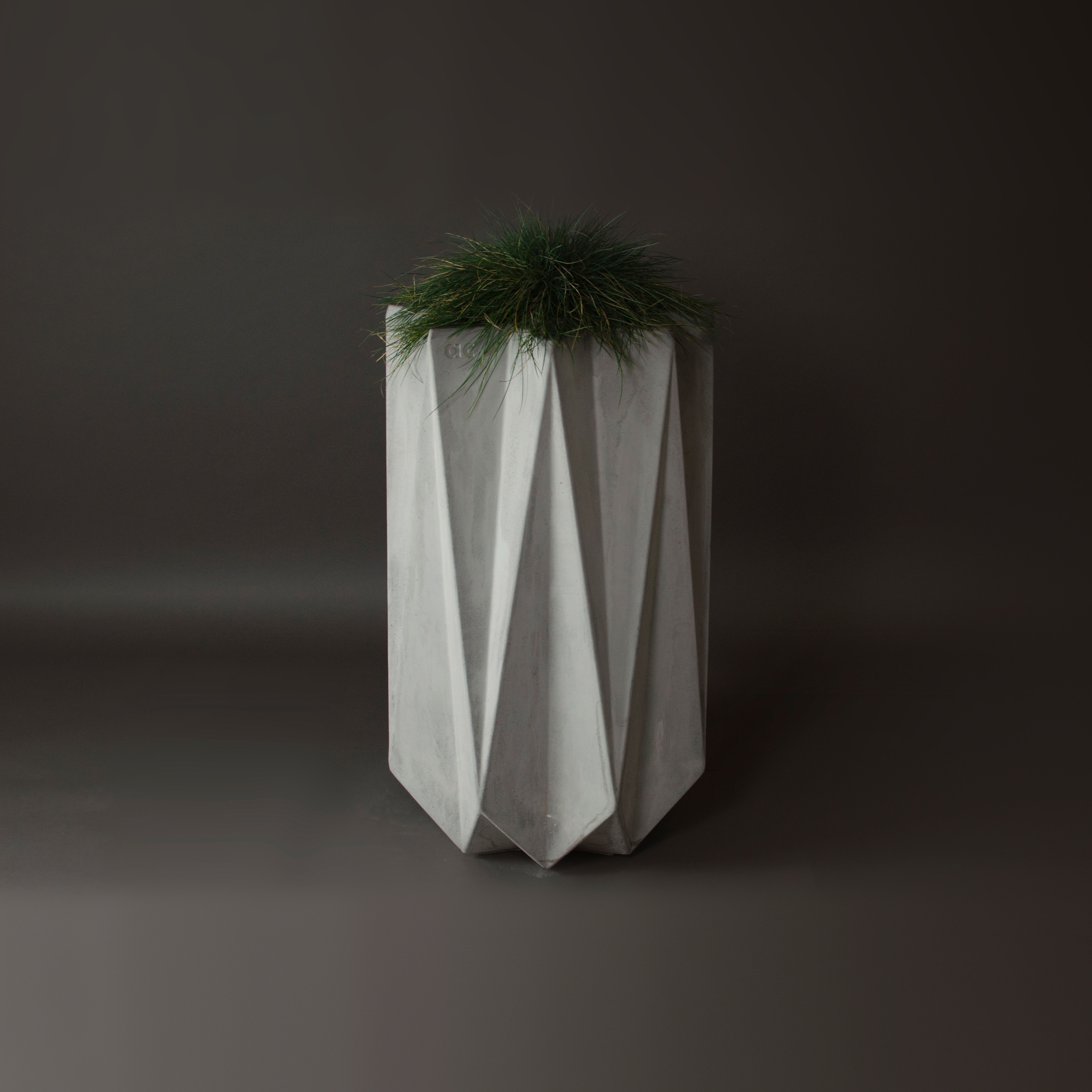 Kronen 90 Concrete Contemporary Planter, Grey Concrete