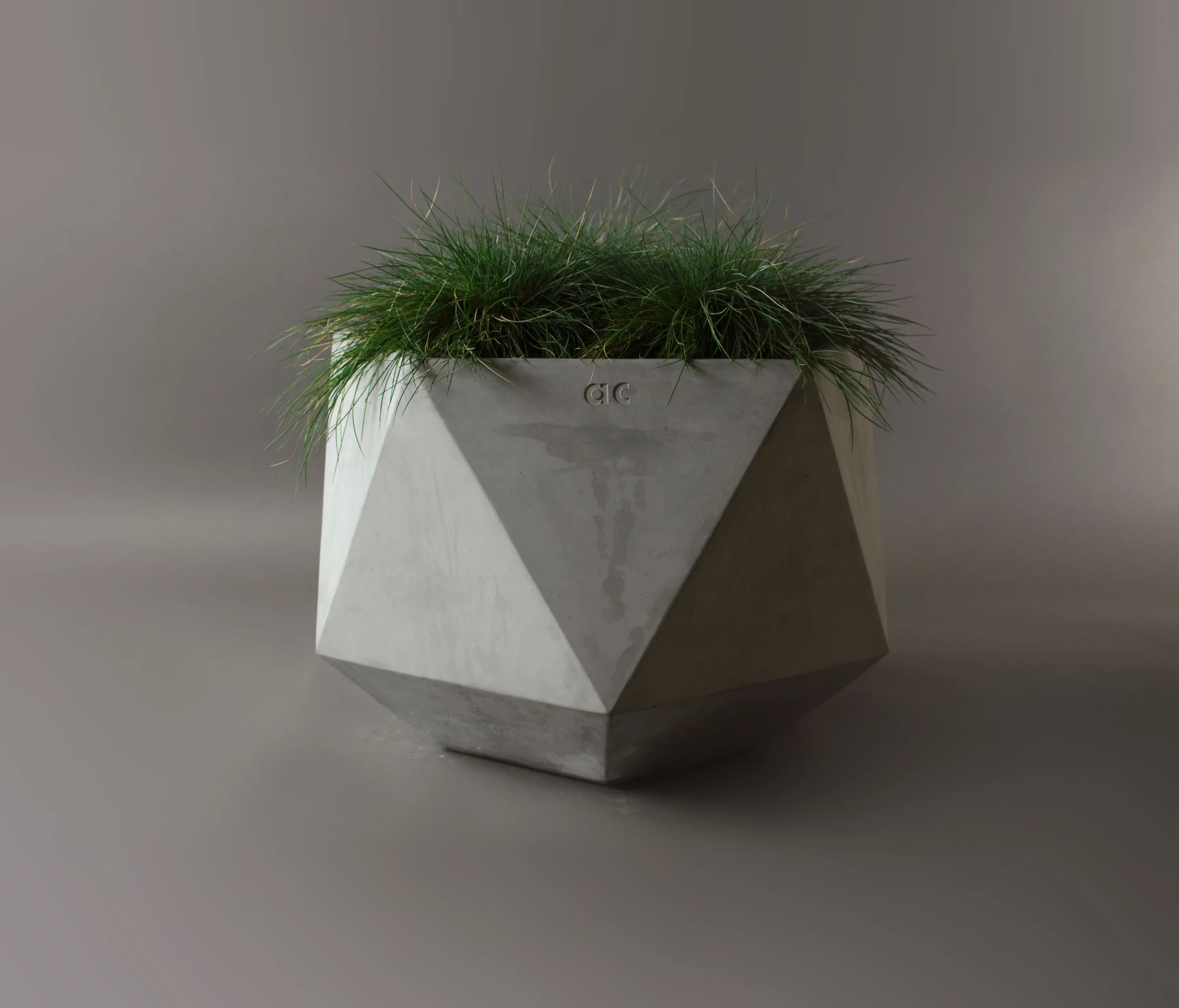 Adam Christopher Design - Femkant Garden Planter, Grey