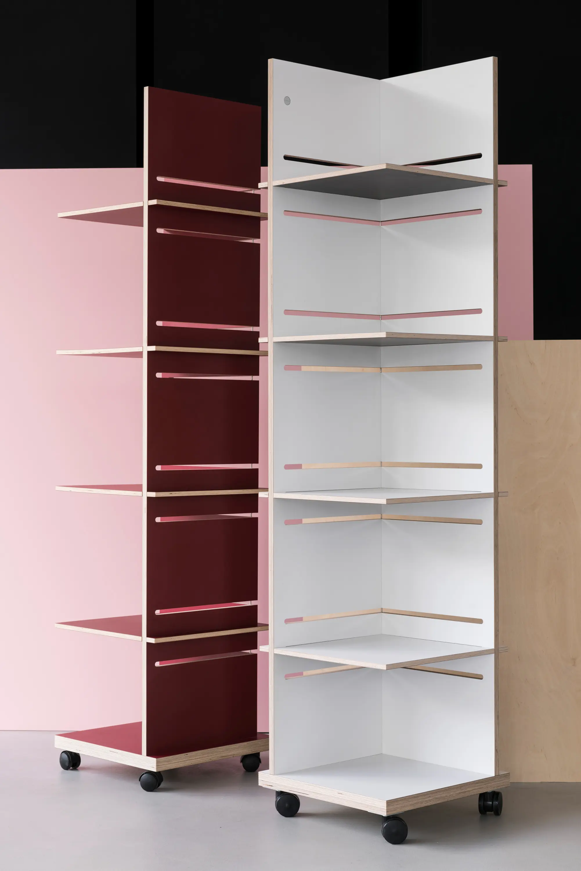 Georg Muehlmann - Juli | shelf on wheels