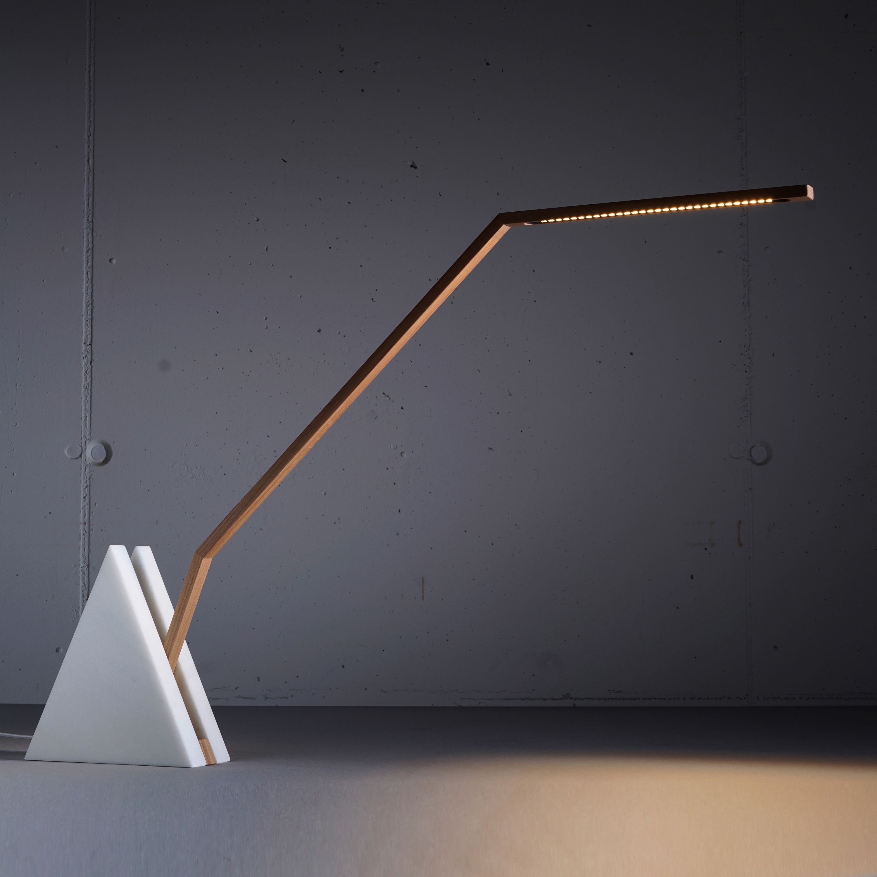 Mostrar el producto Matterhorn | LED table lamp del fabricante Georg Muehlmann