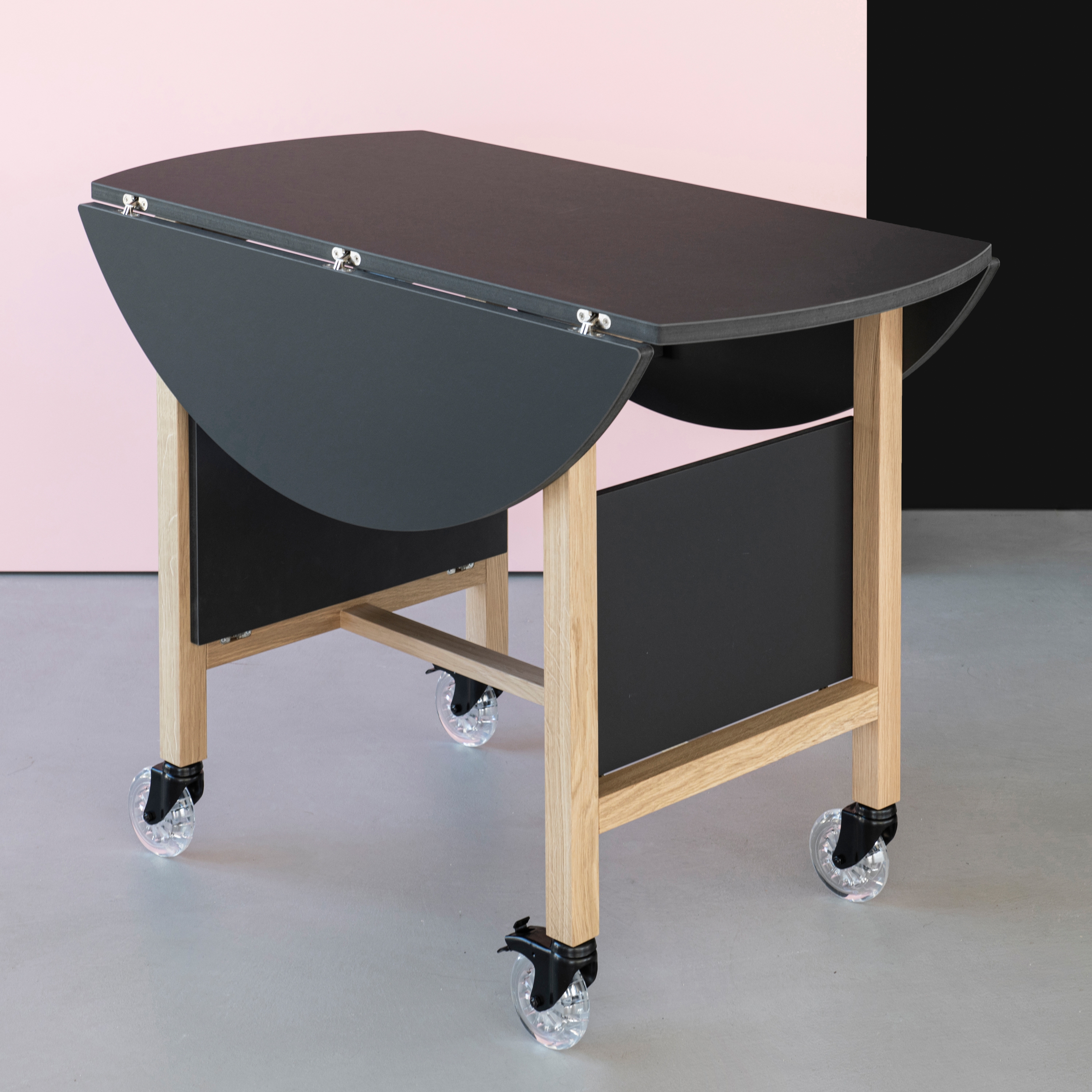 Mostrar el producto Aton plus | serving table del fabricante Georg Muehlmann