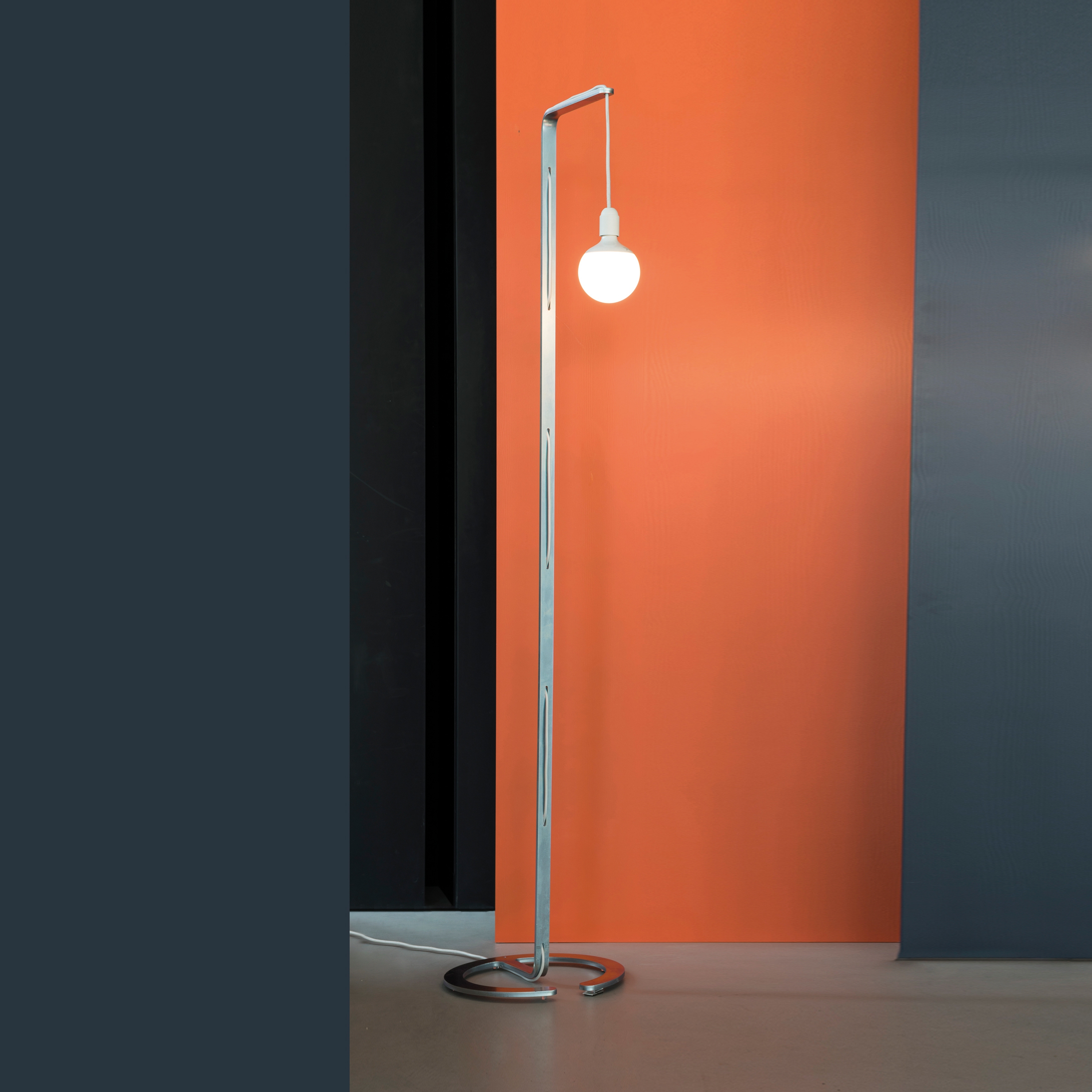 Display product Pallas I lamp from manufacturer Georg Muehlmann
