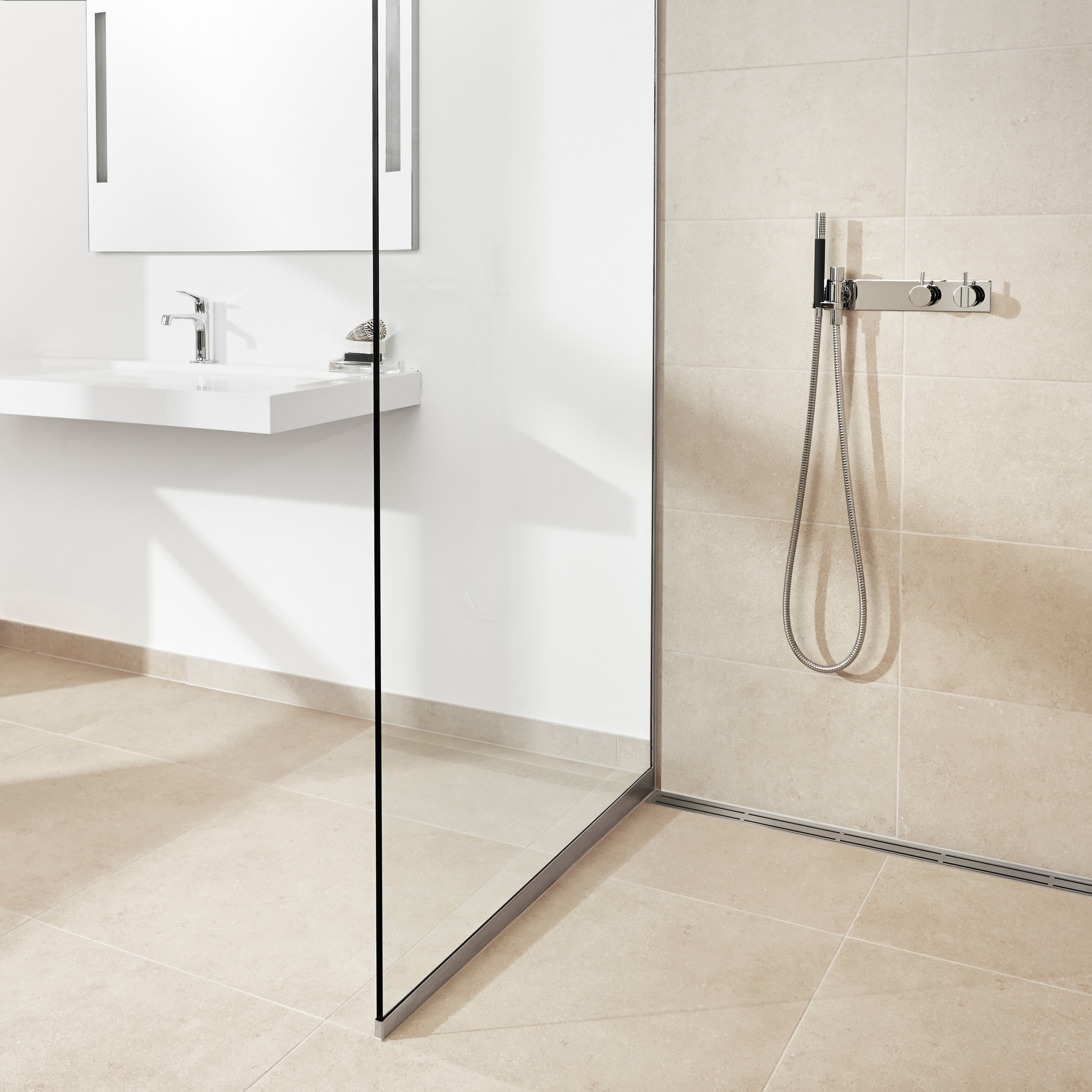 Afficher le produit Shower wall | Transparent du fabricant Unidrain