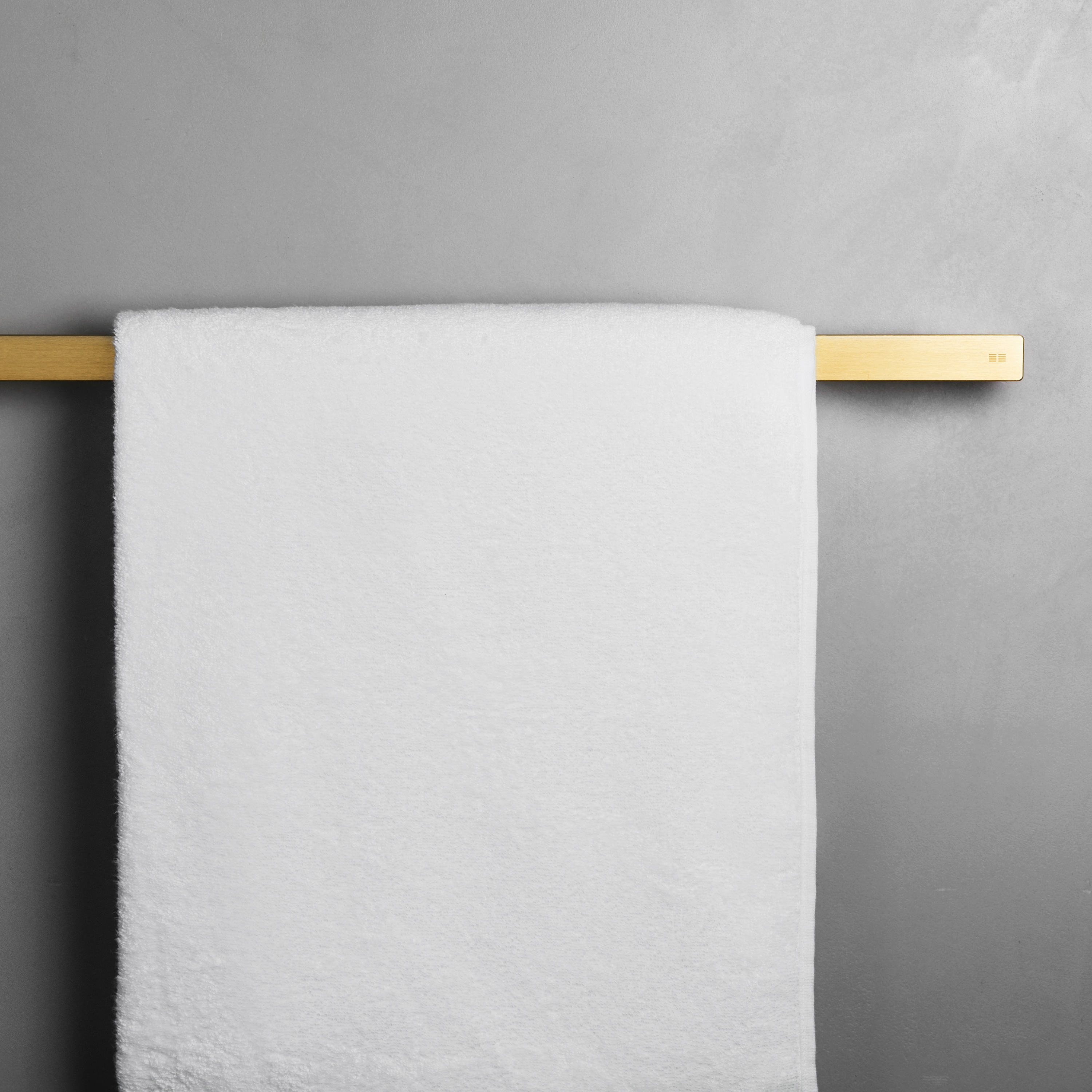 Reframe Collection | Towel bar - brass