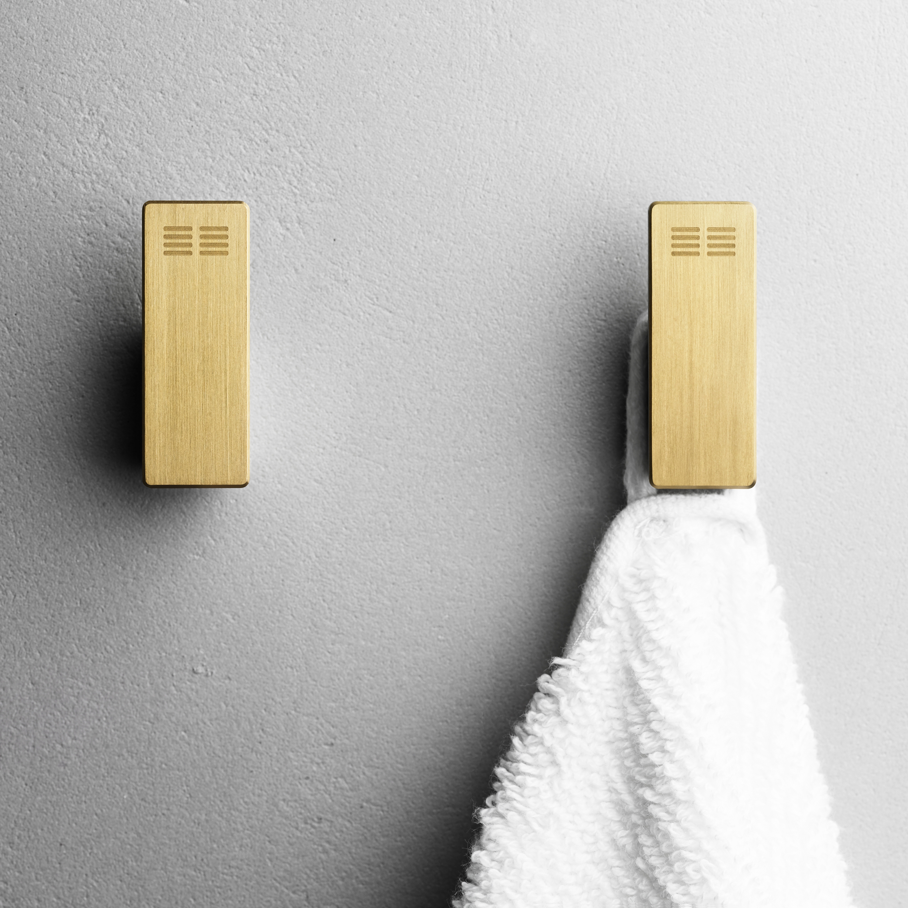 Reframe Collection | Hooks - brass