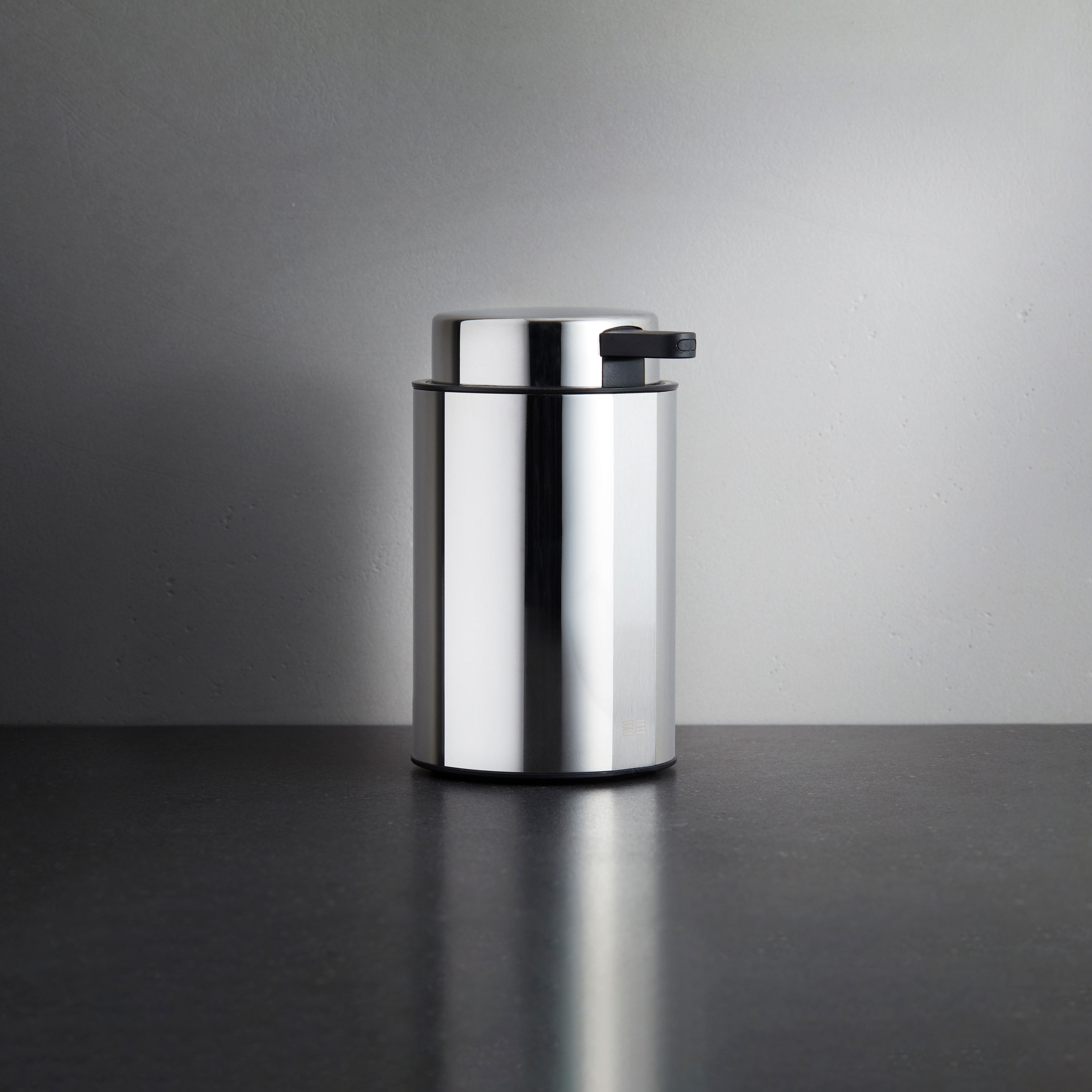 Reframe Collection I Soap dispenser I Polished steel