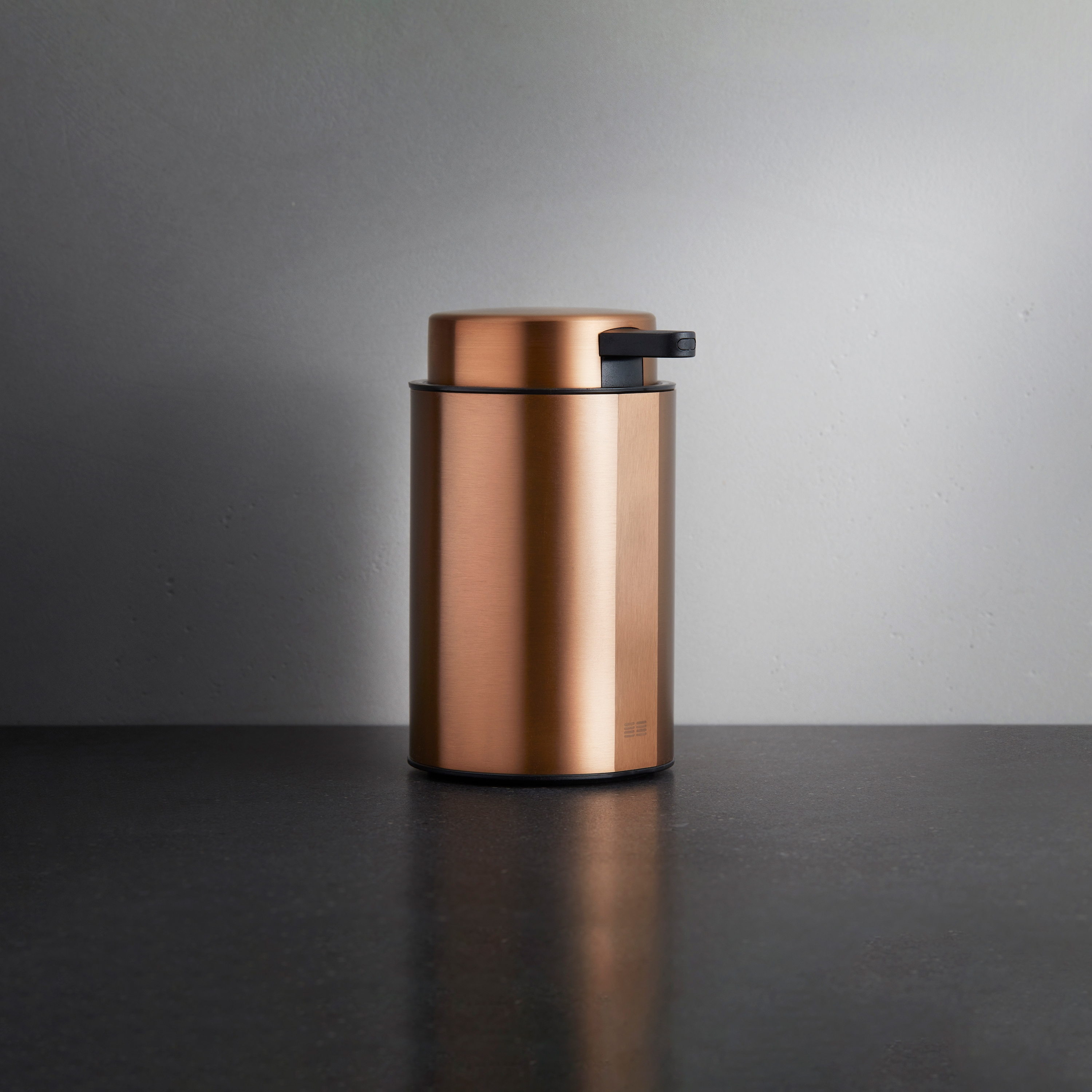 Reframe Collection I Soap dispenser I Copper