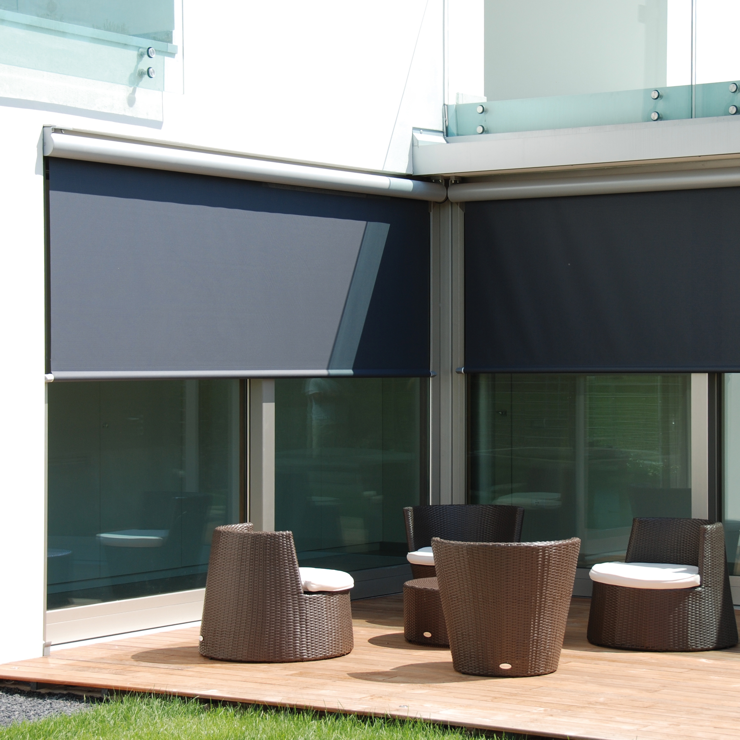 Display product T-Line from manufacturer Pratic