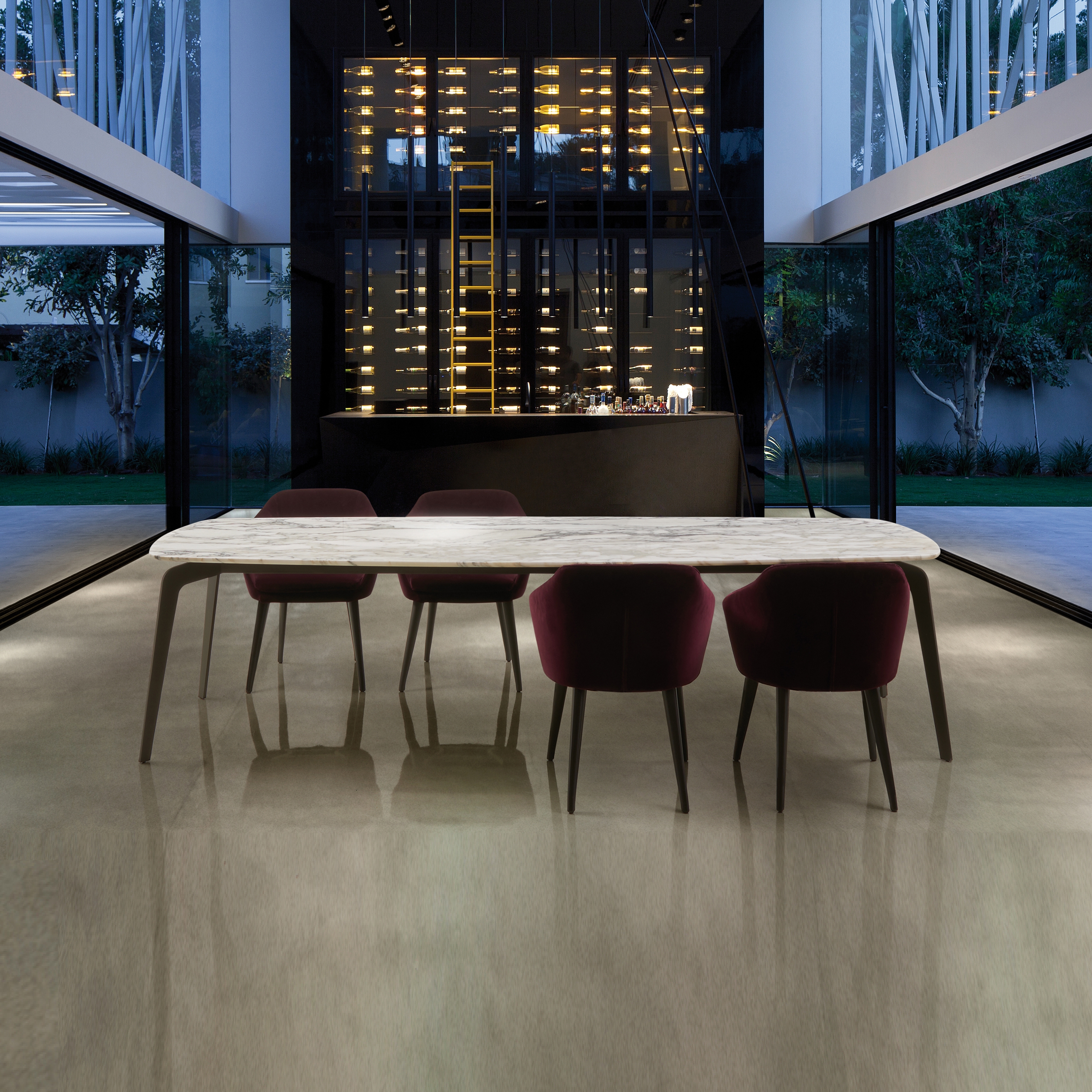 Mostra il prodotto Olivia Dinning Table del produttore Papadatos