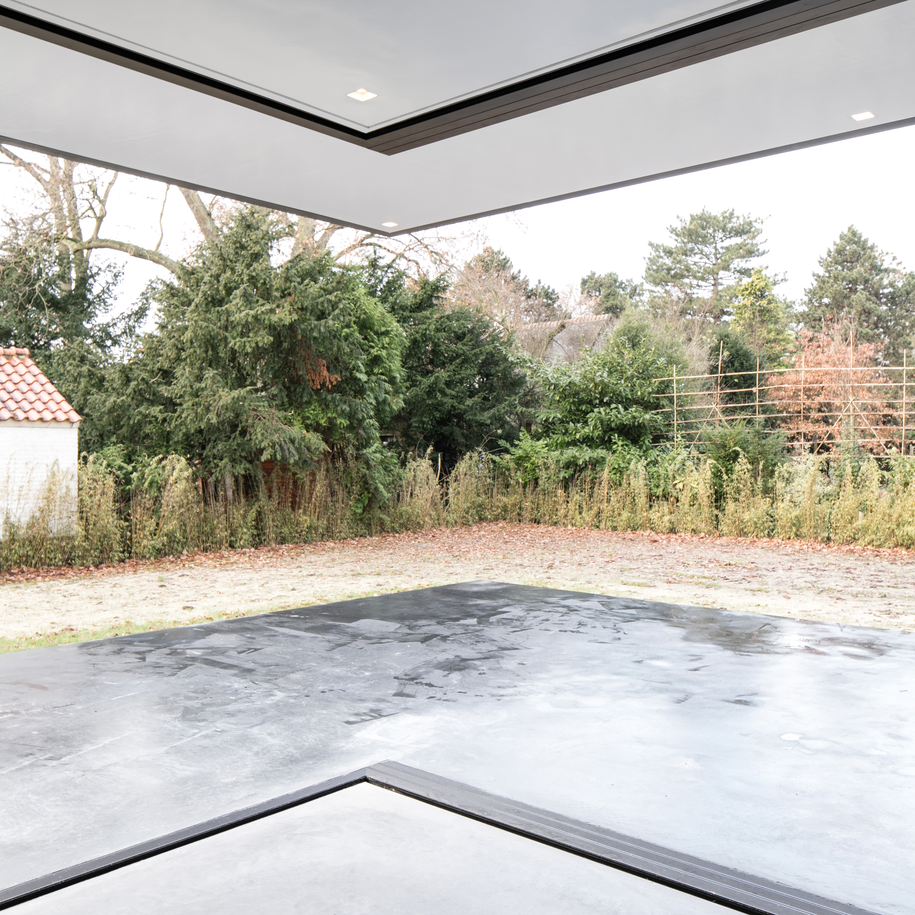 Mostra il prodotto Corner | Open Corner del produttore Orama Minimal Frames