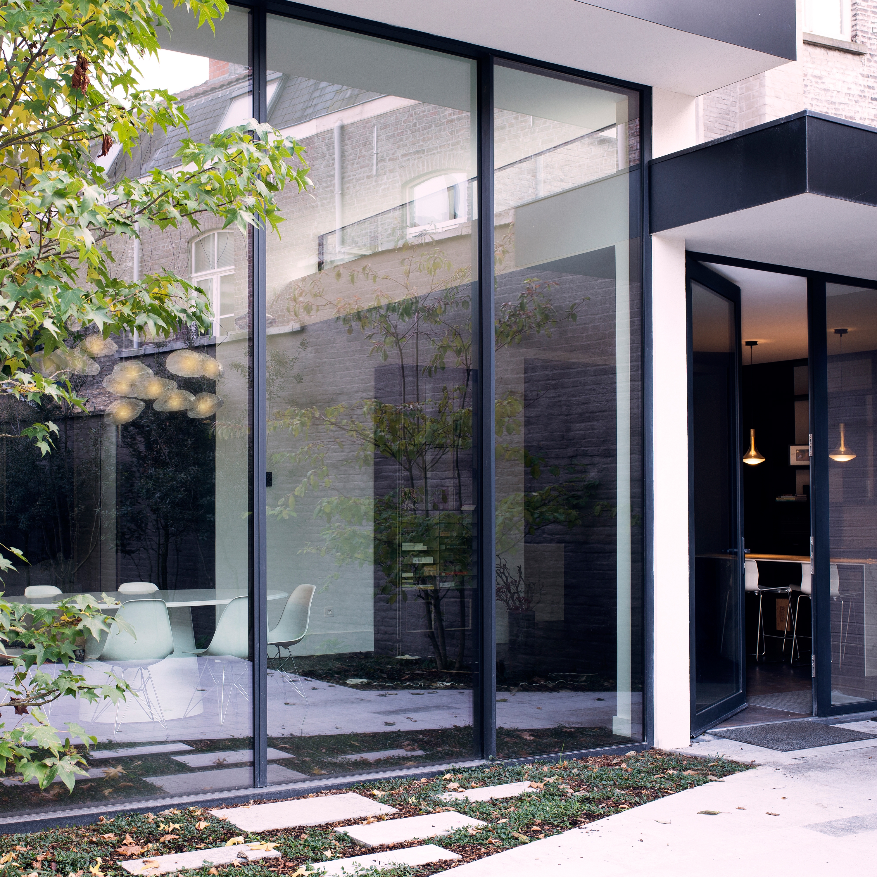 Display product Fix | Doube Sliding Fix from manufacturer Orama Minimal Frames