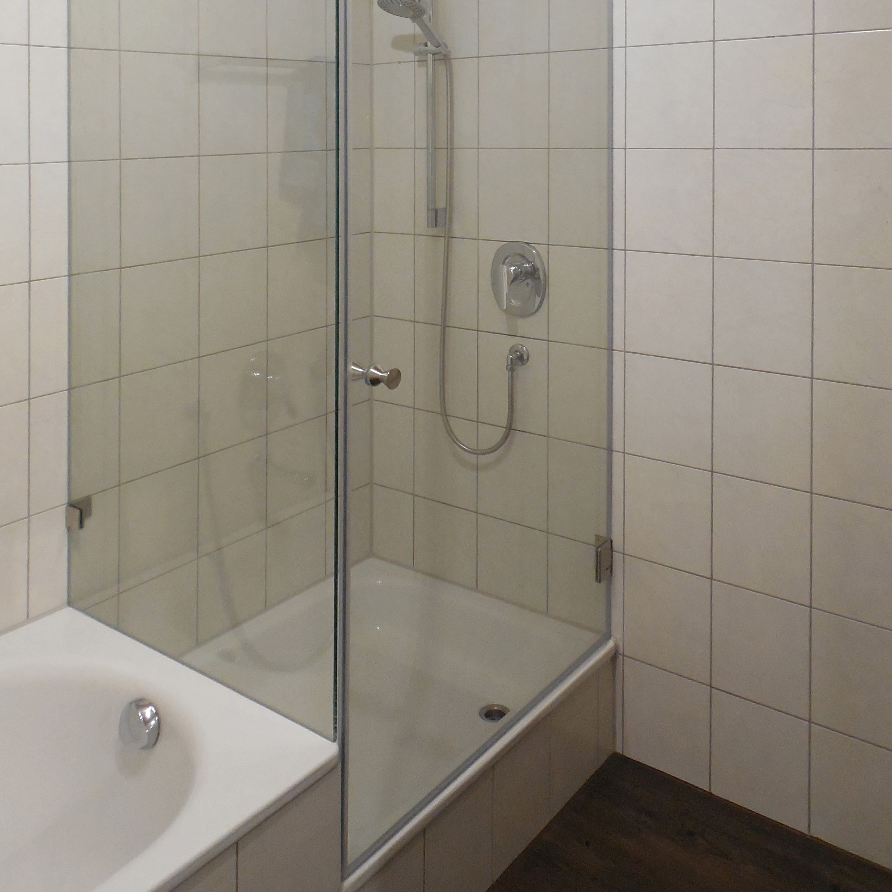 Mostra il prodotto Eckdusche 90X120 del produttore glasprofi24