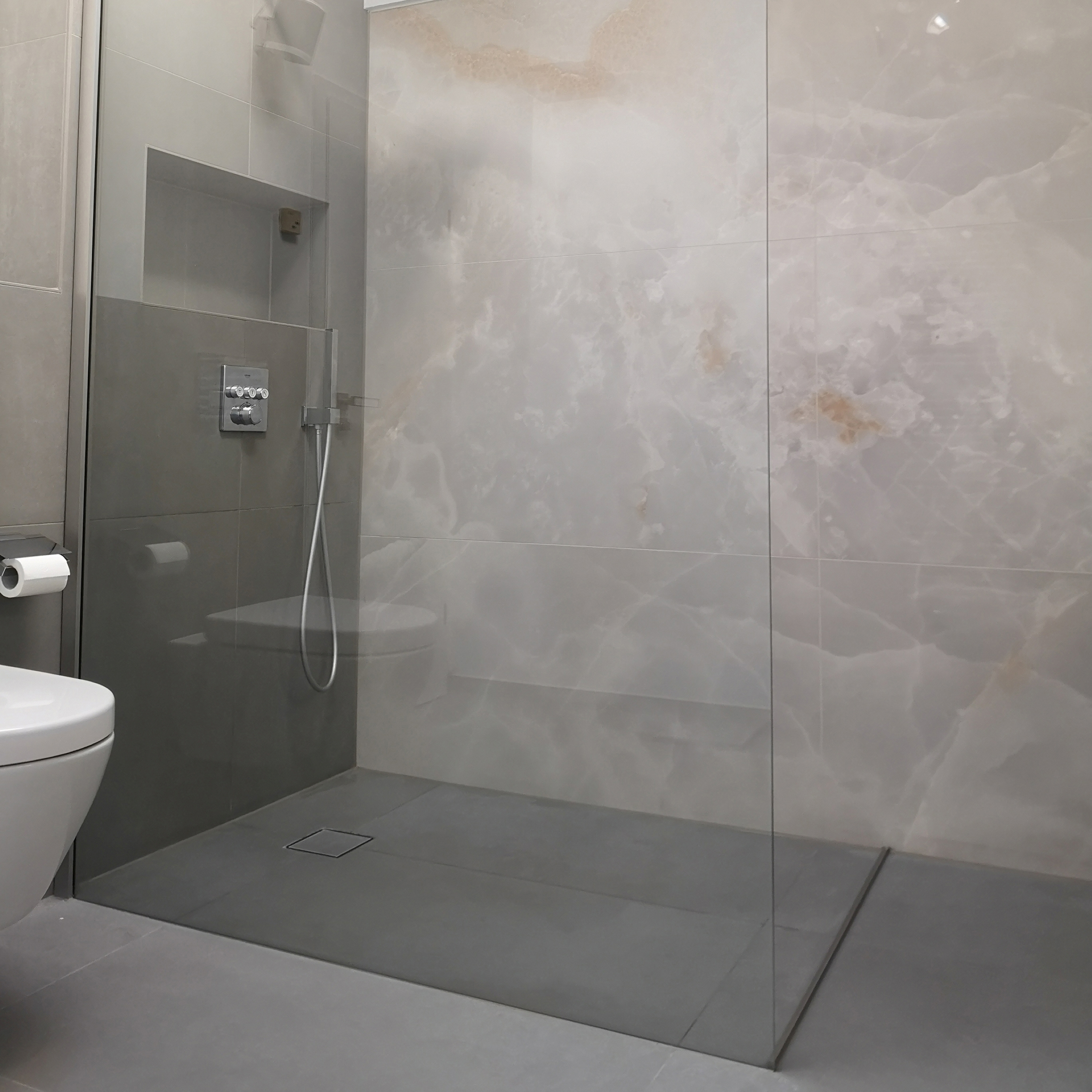 Mostra il prodotto Walk-In Dusche Über Eck del produttore glasprofi24