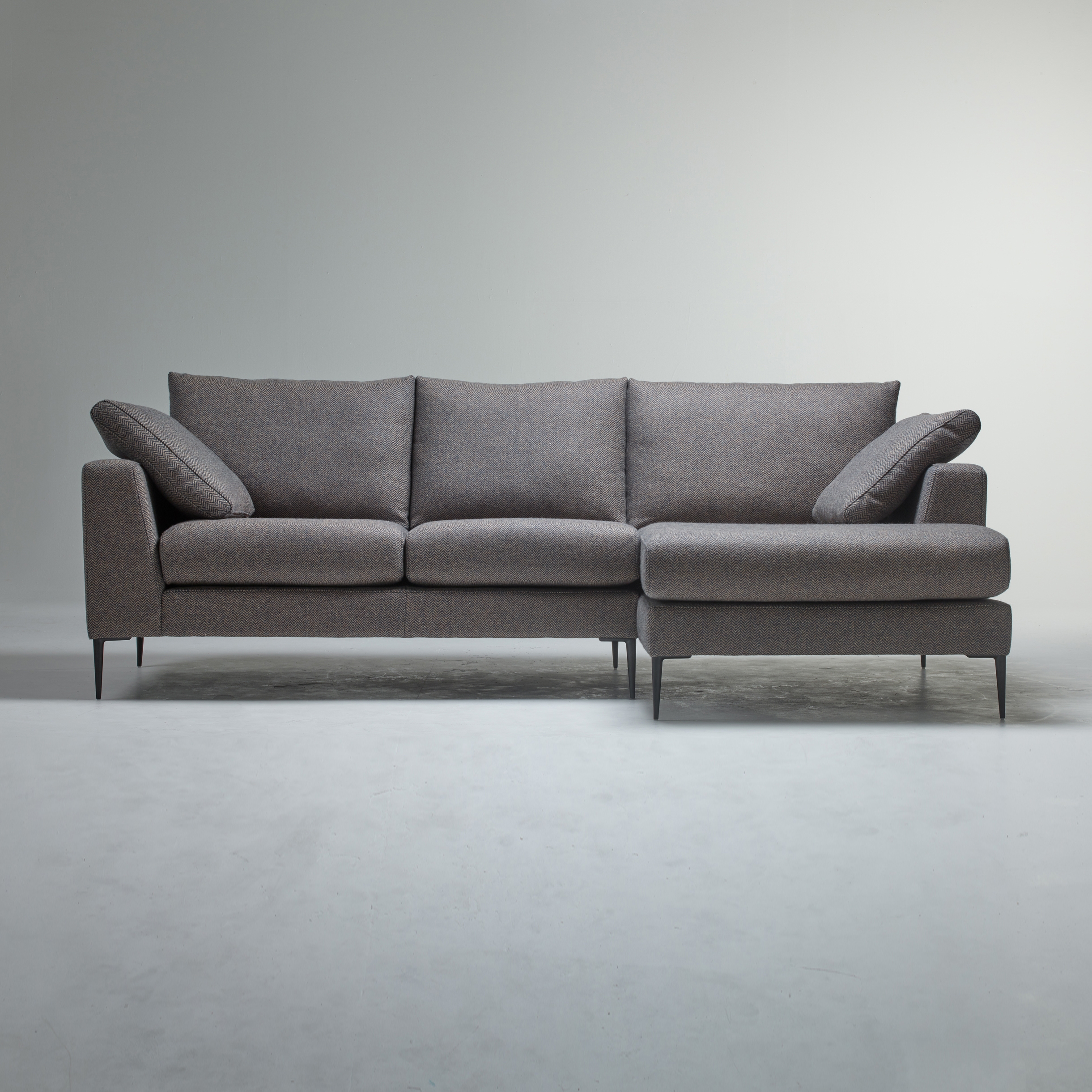 Display product Campeche | RHF Medium Chaise Sofa from manufacturer Roger Lewis