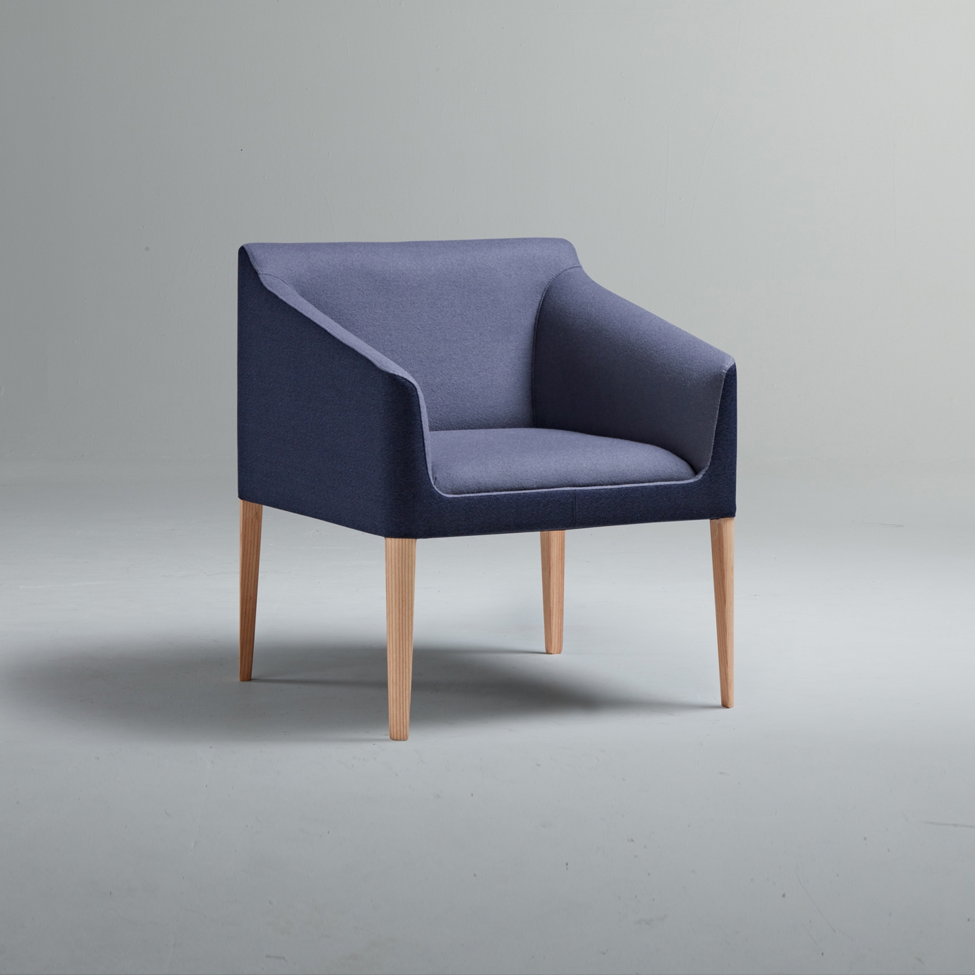Display product Kyoto | Meeting Chair from manufacturer Roger Lewis