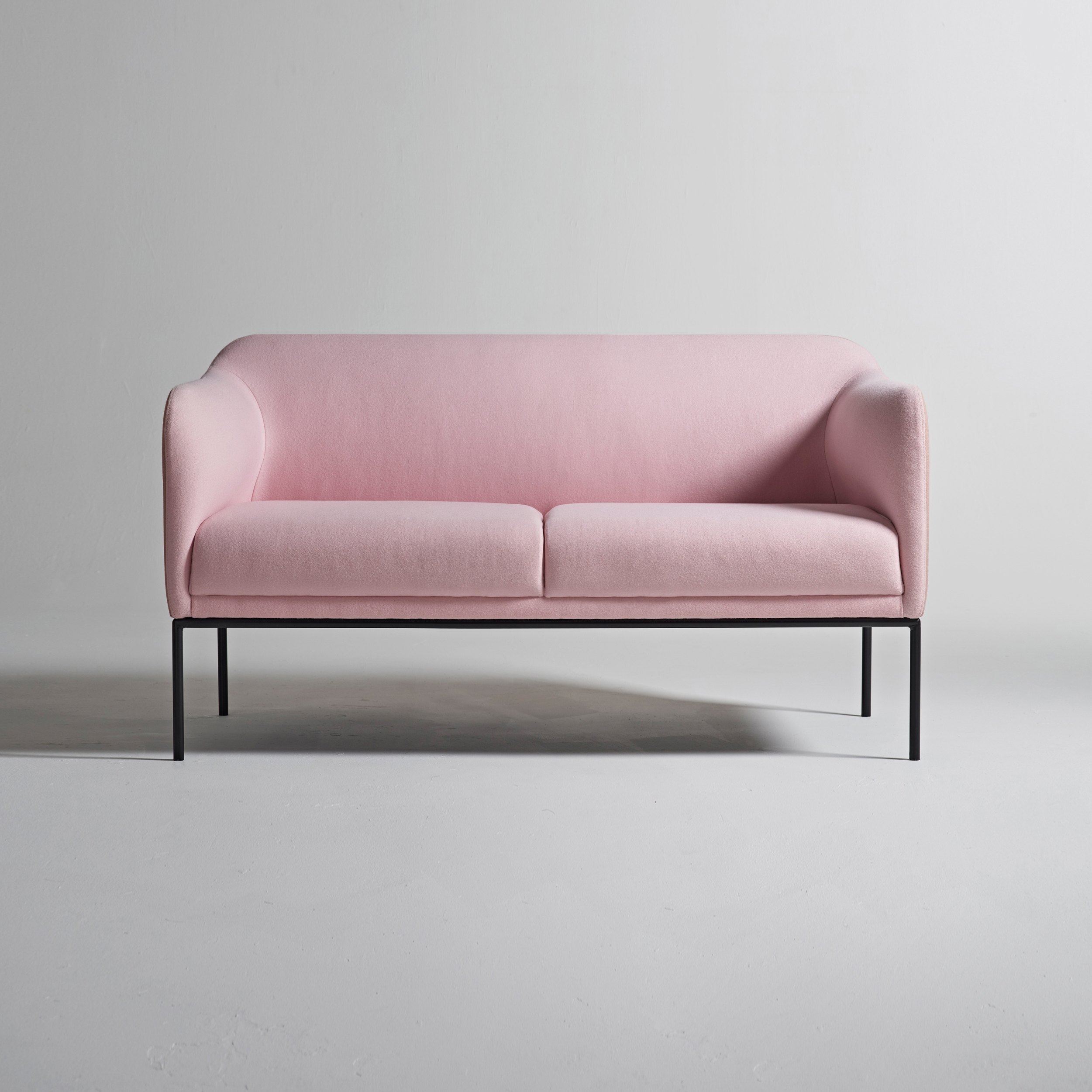 Display product Onyar | Small Sofa from manufacturer Roger Lewis