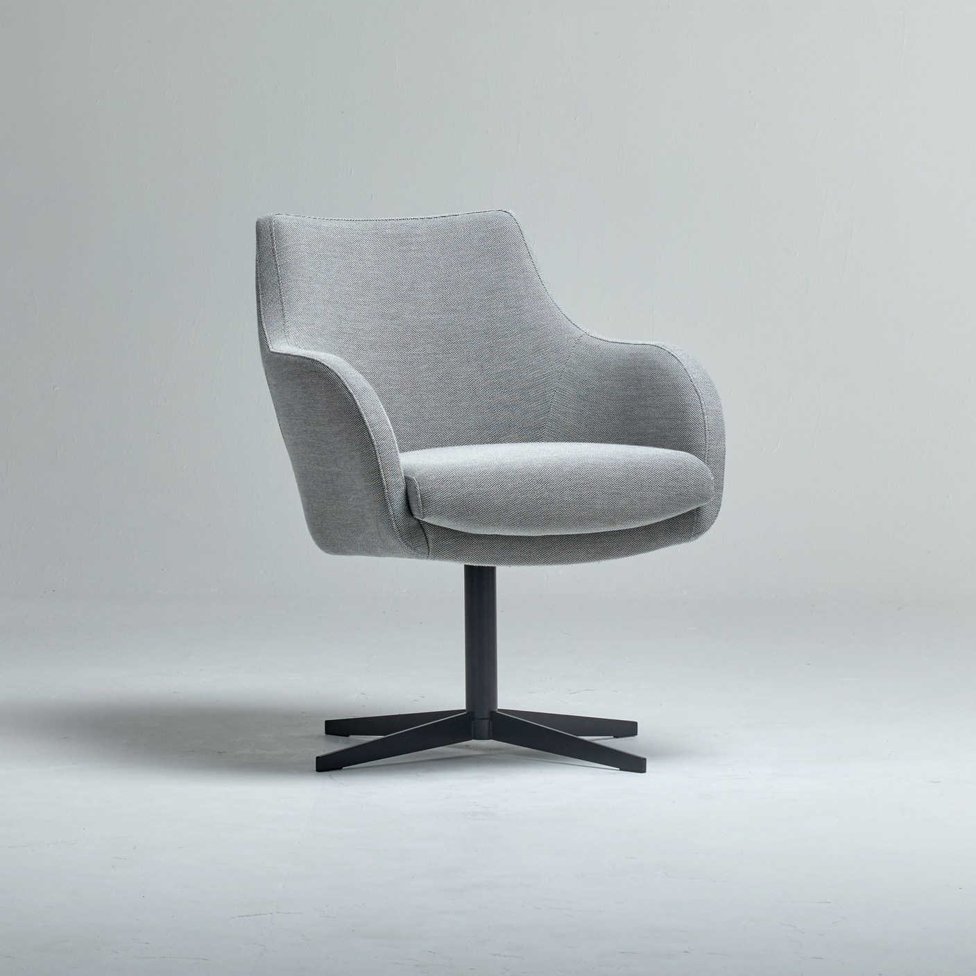 Display product Sintra | Meeting Chair from manufacturer Roger Lewis