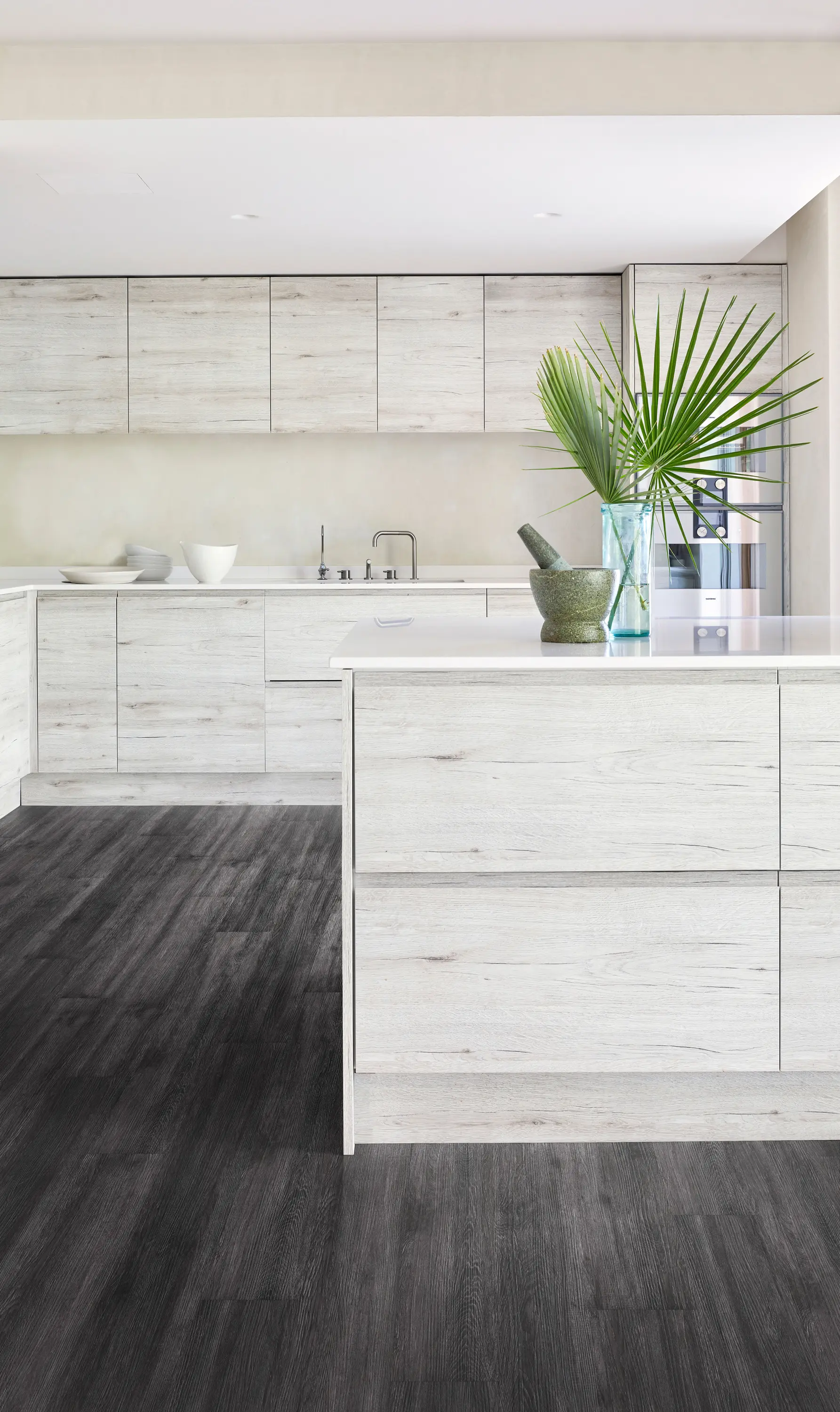 Kährs - Rigid Click Wood Design Monochrome | Schwarzwald CLW 172