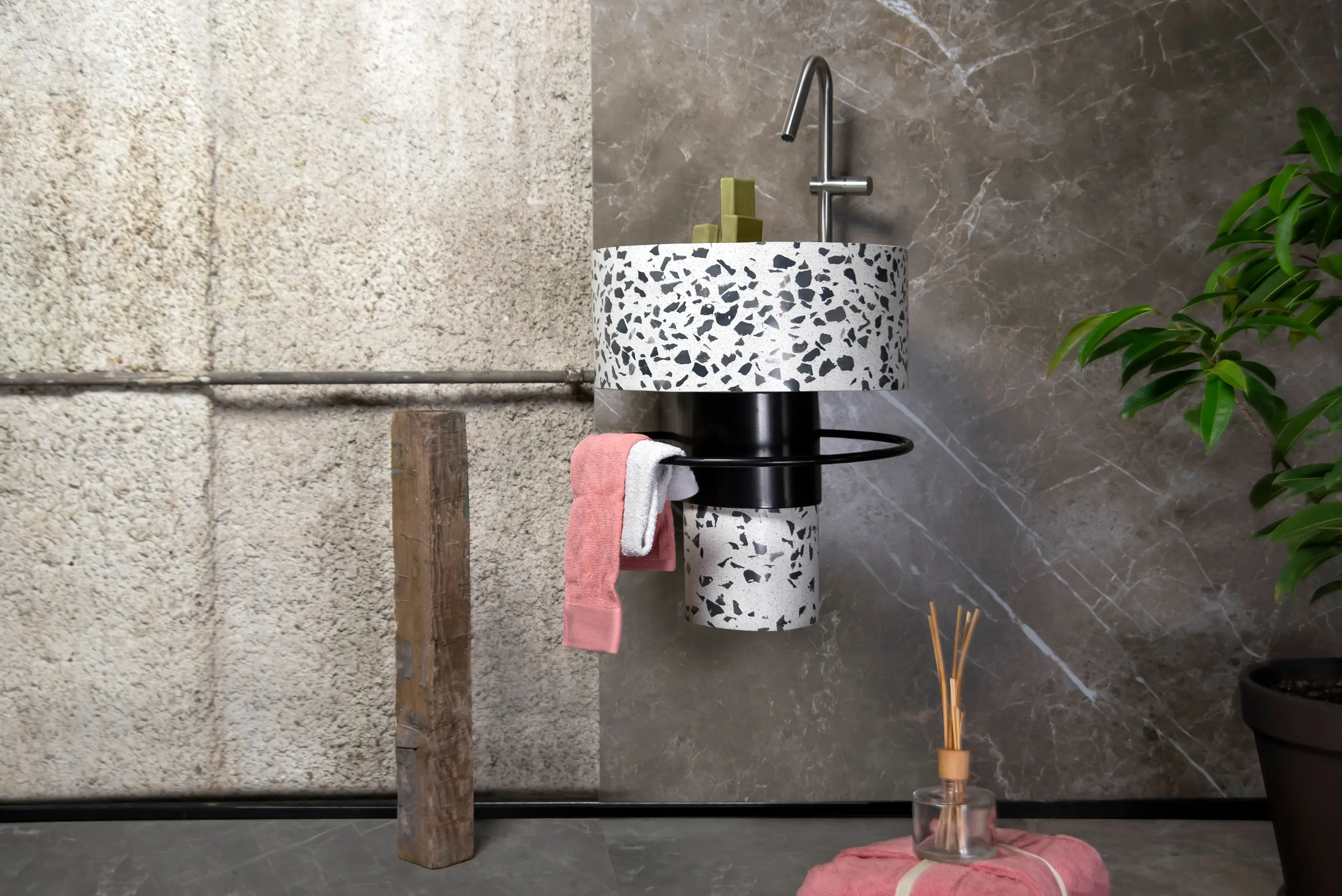 Urbi et Orbi - Balcony - white