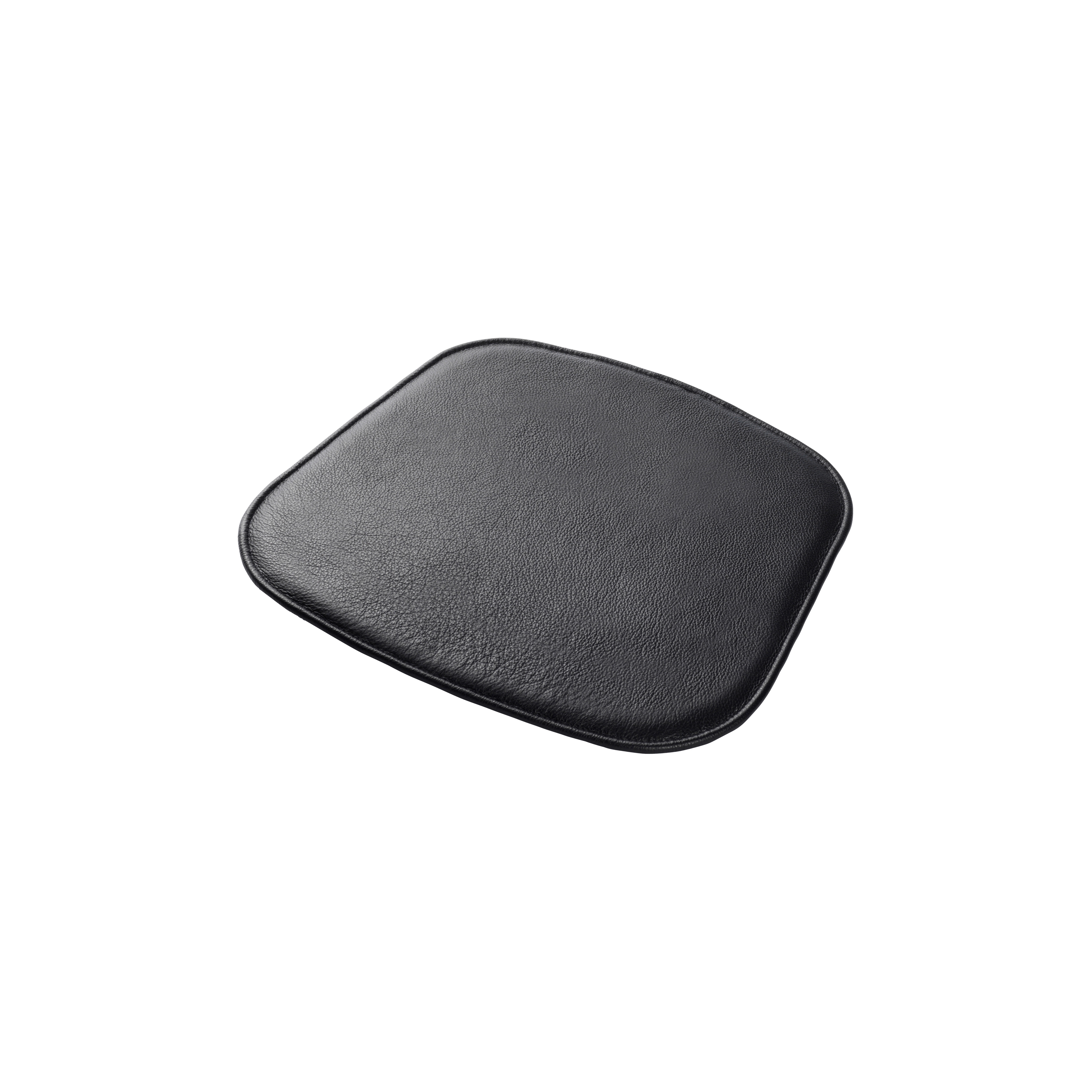 Nøje | R5 Leather Cushion