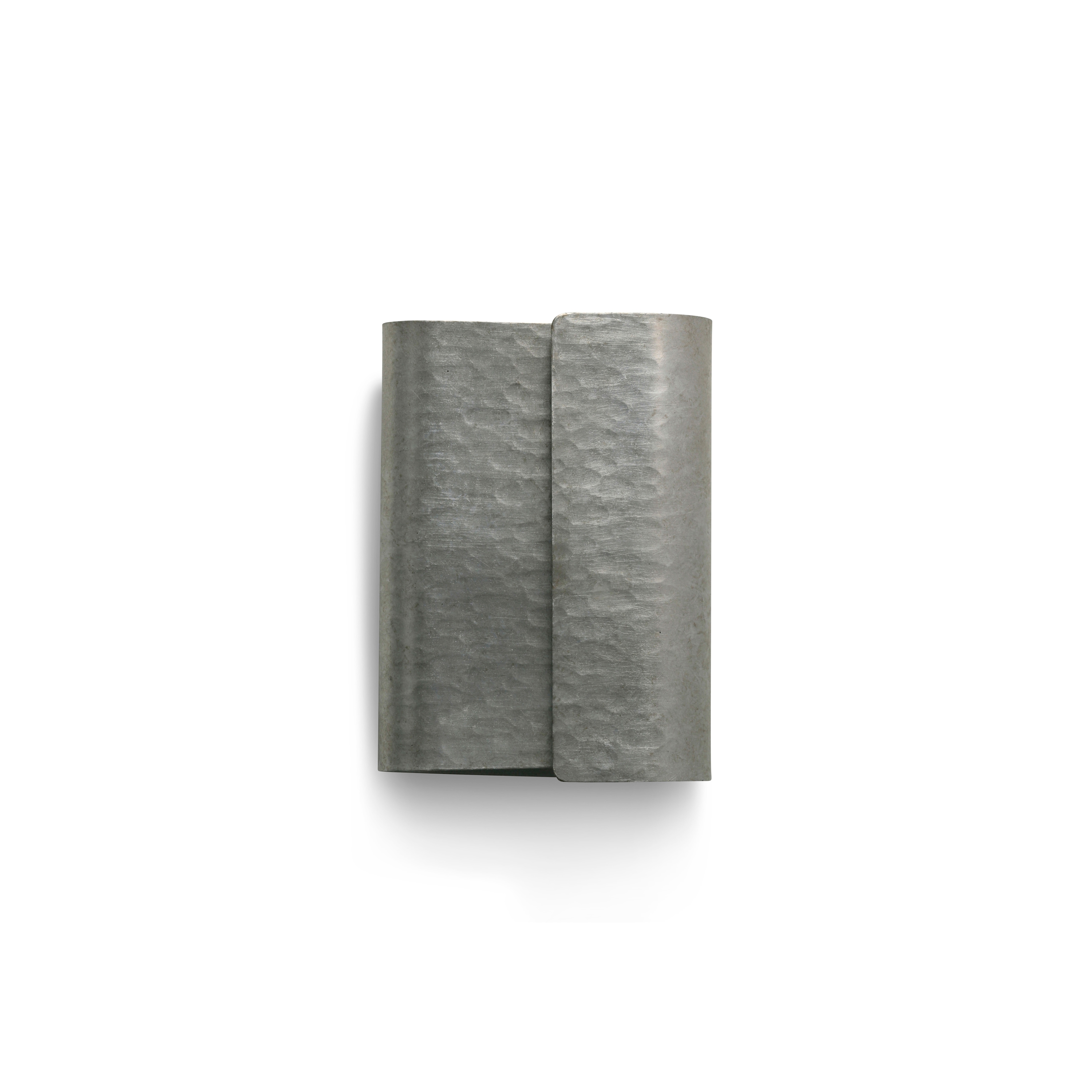 Afficher le produit Metal Curl Wall Light du fabricant Porta Romana