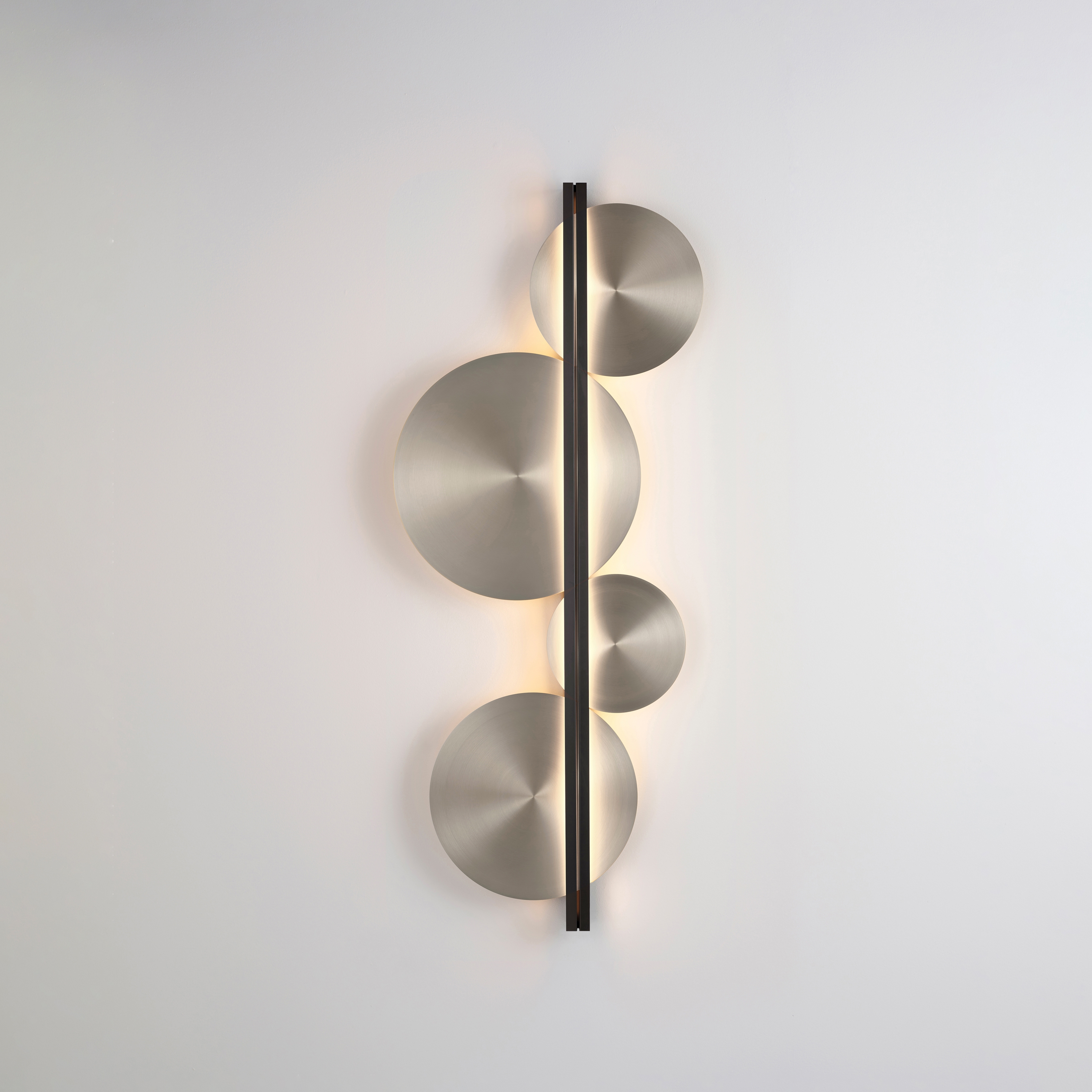 Mostra il prodotto Strate Moon del produttore CVL Luminaires