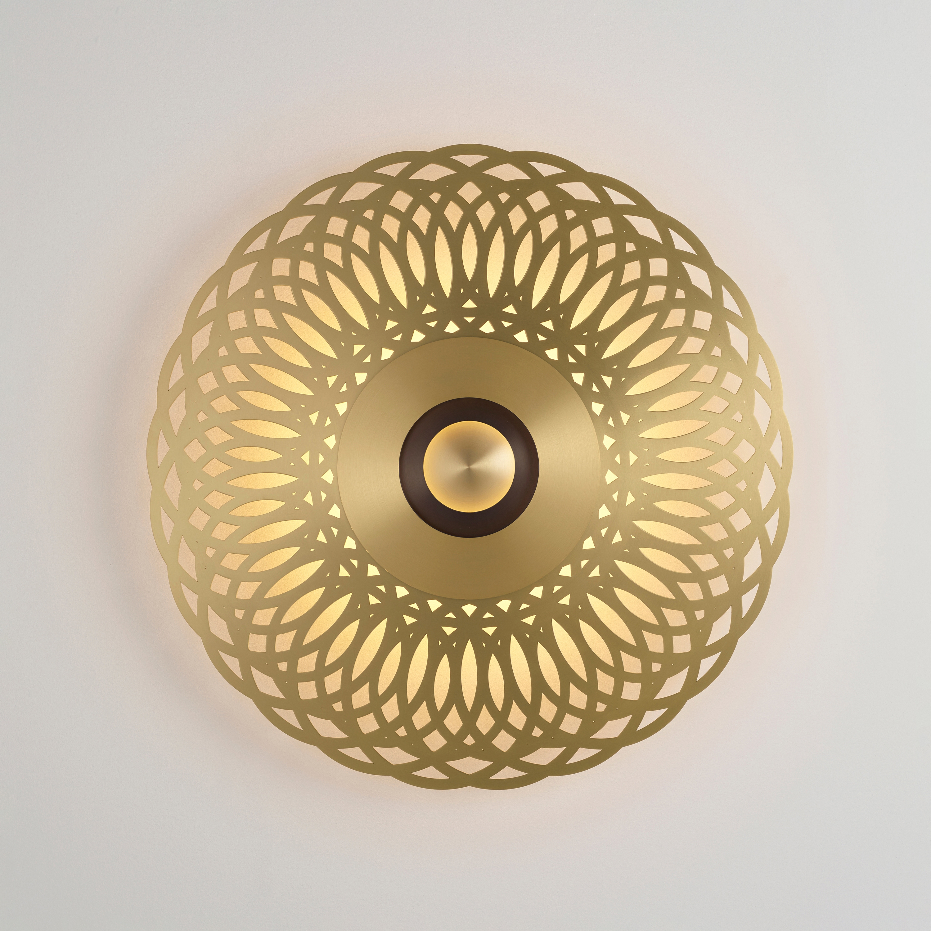 Mostra il prodotto Atmos Lace del produttore CVL Luminaires