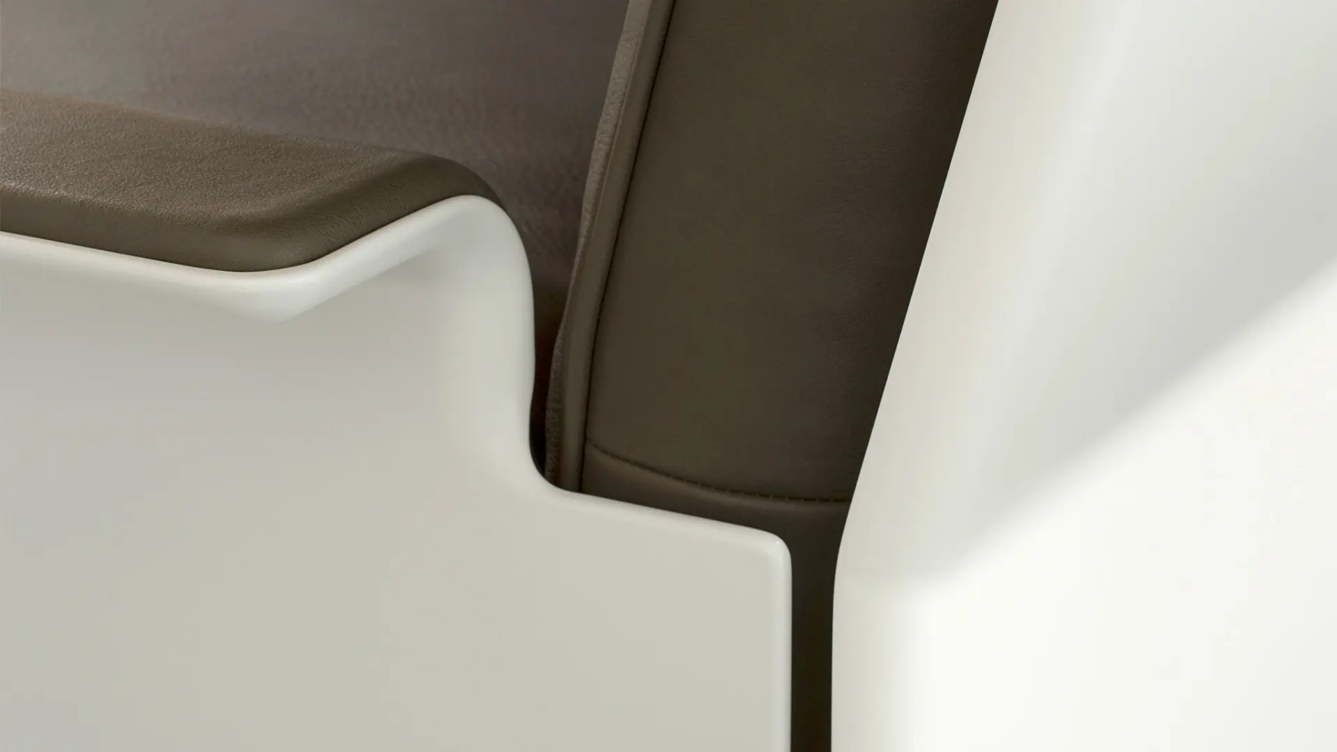 Vitsoe - 620 Chair Programme: High back armchair
